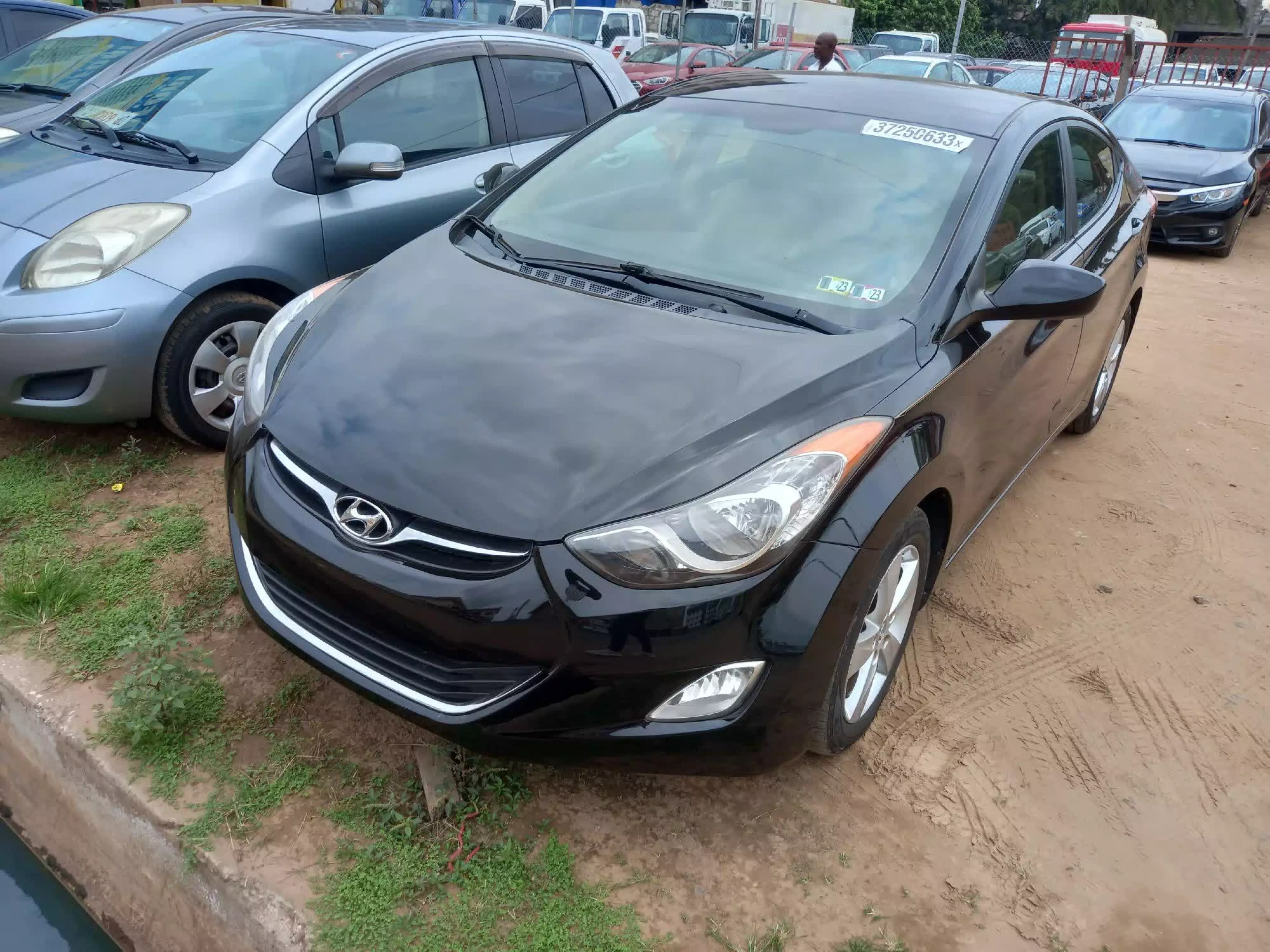 Hyundai Elantra - 2013