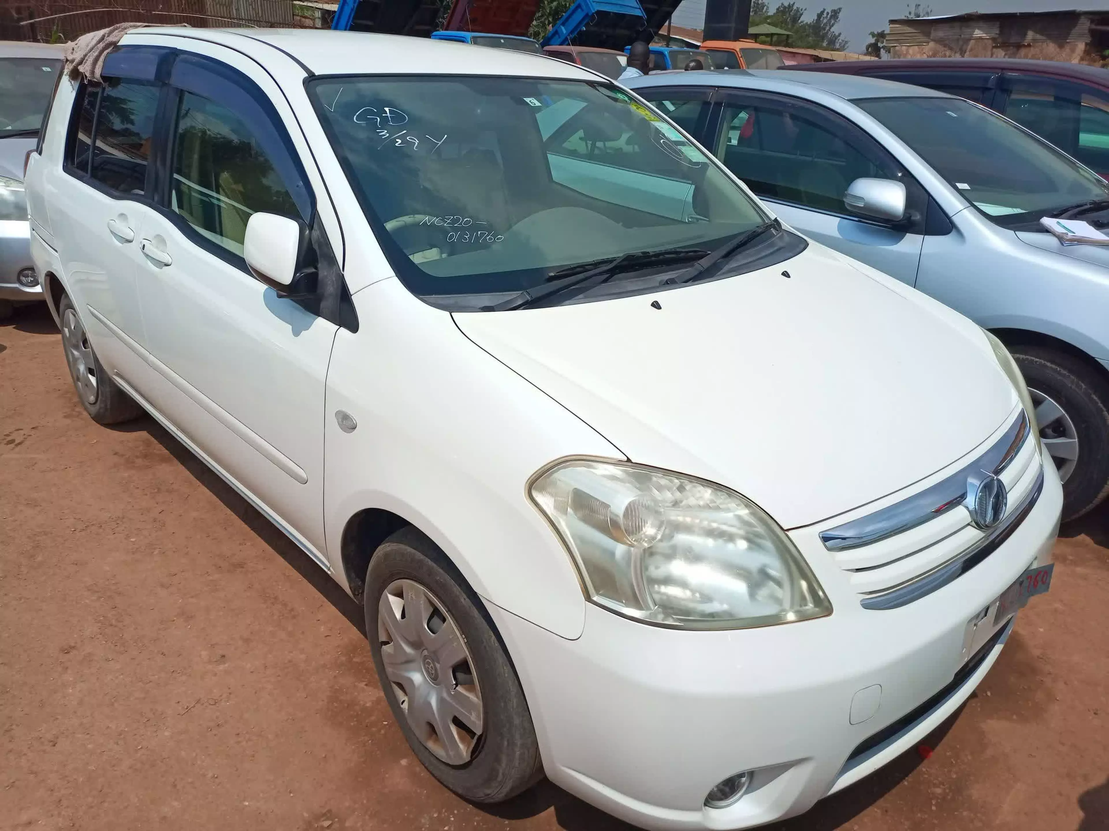 Toyota Raum  - 2008