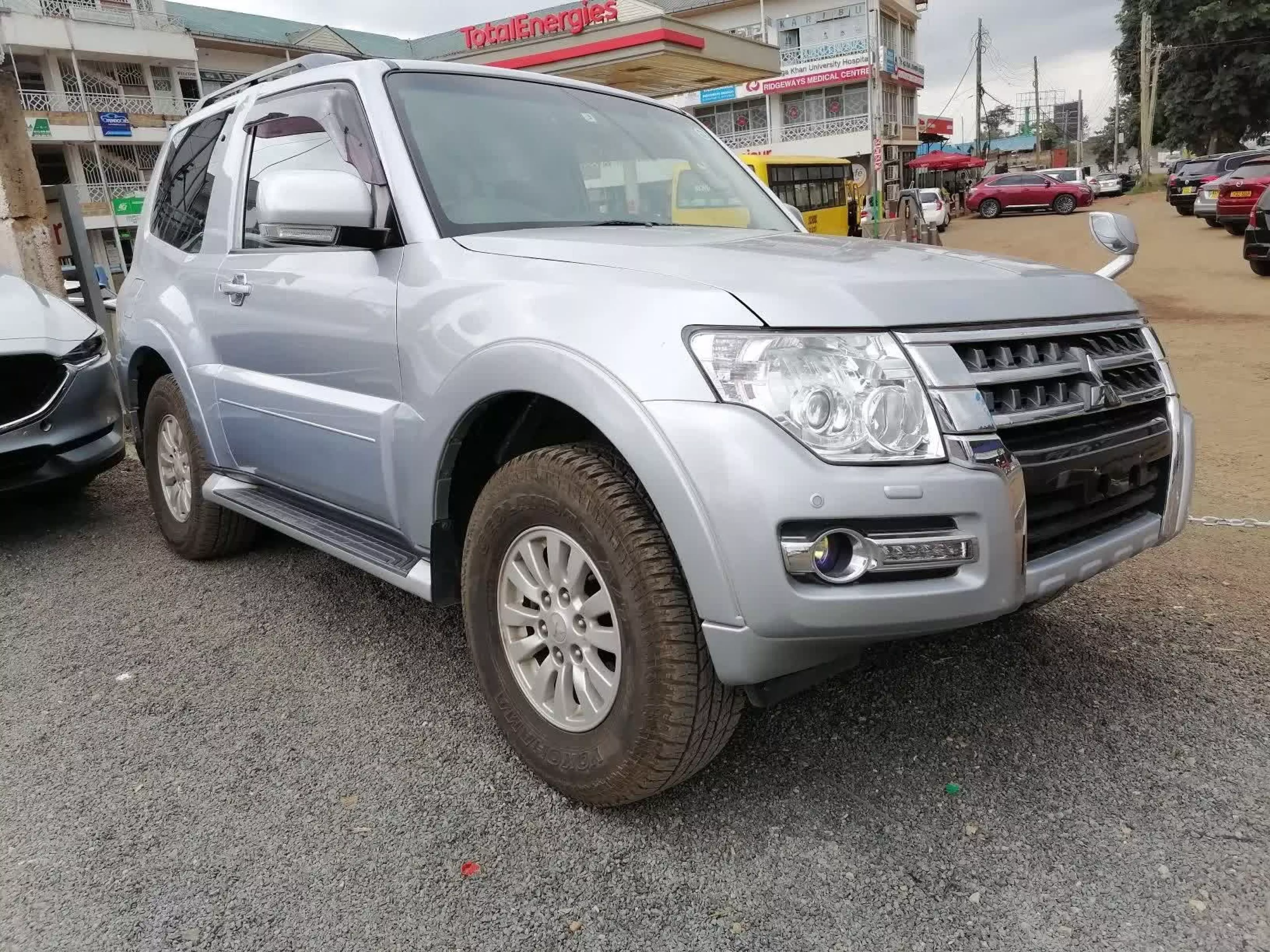 Mitsubishi Pajero - 2016