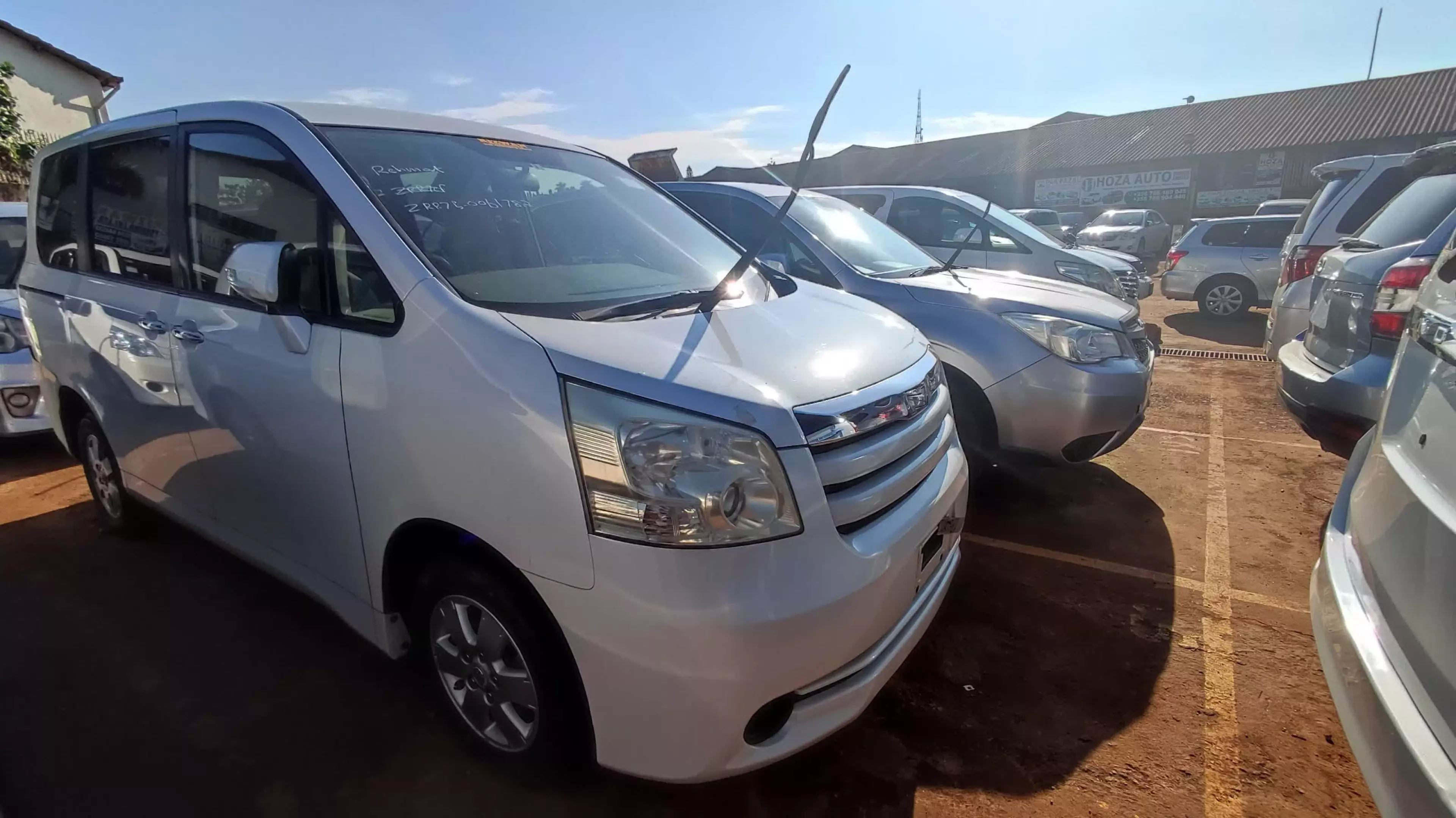 Toyota Noah - 2009