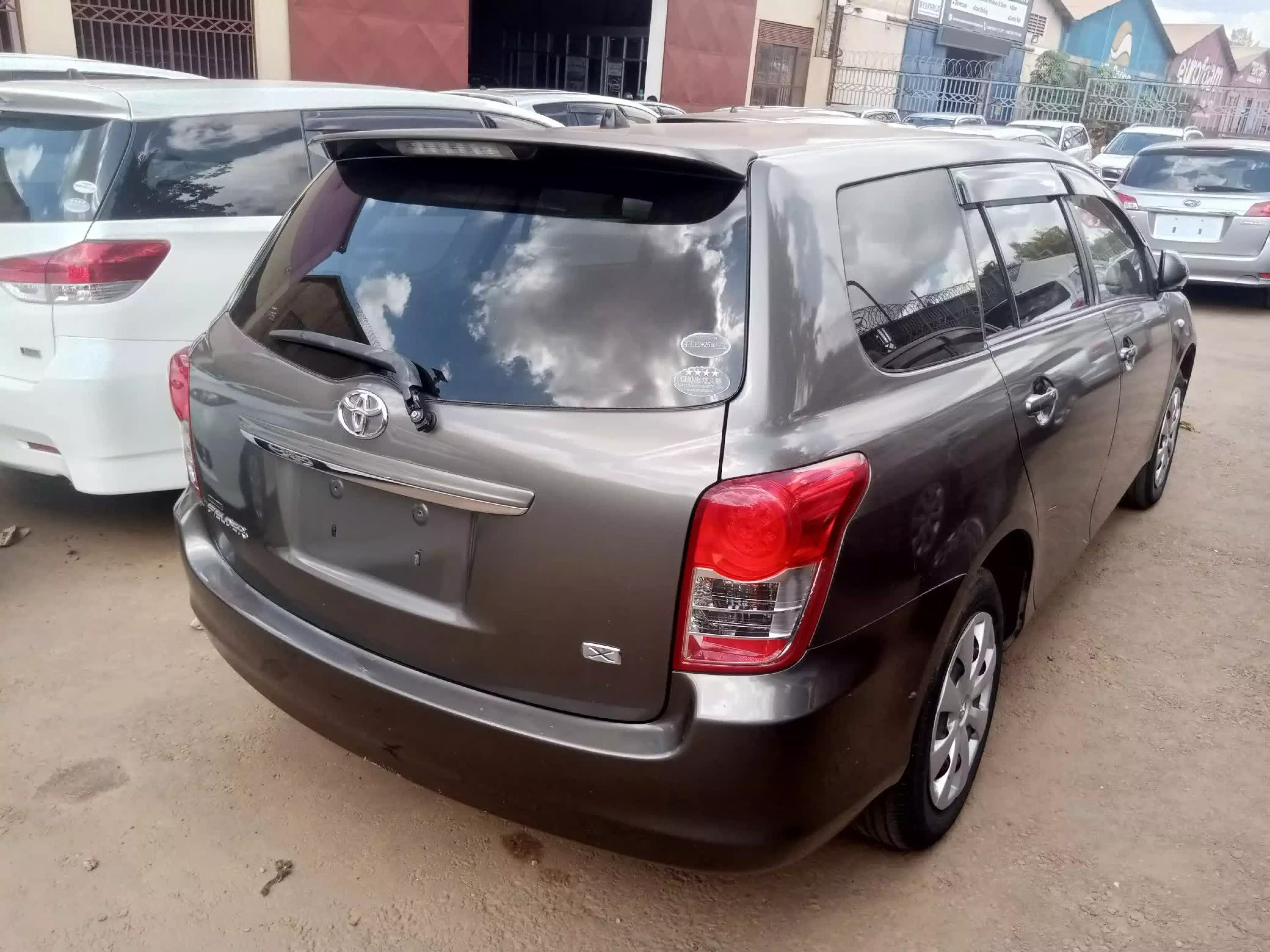 Toyota Fielder    - 2009
