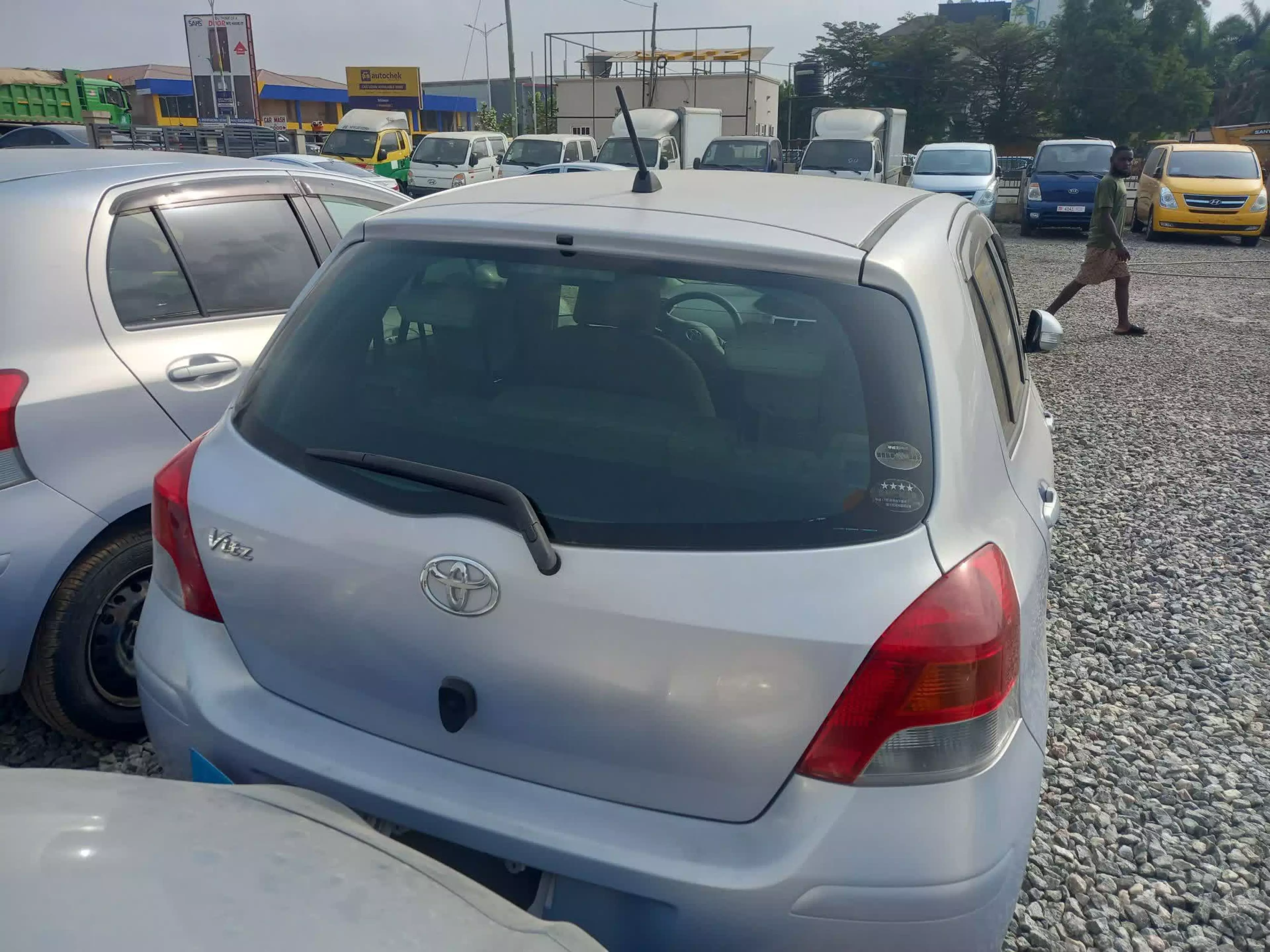 Toyota Vitz   - 2010