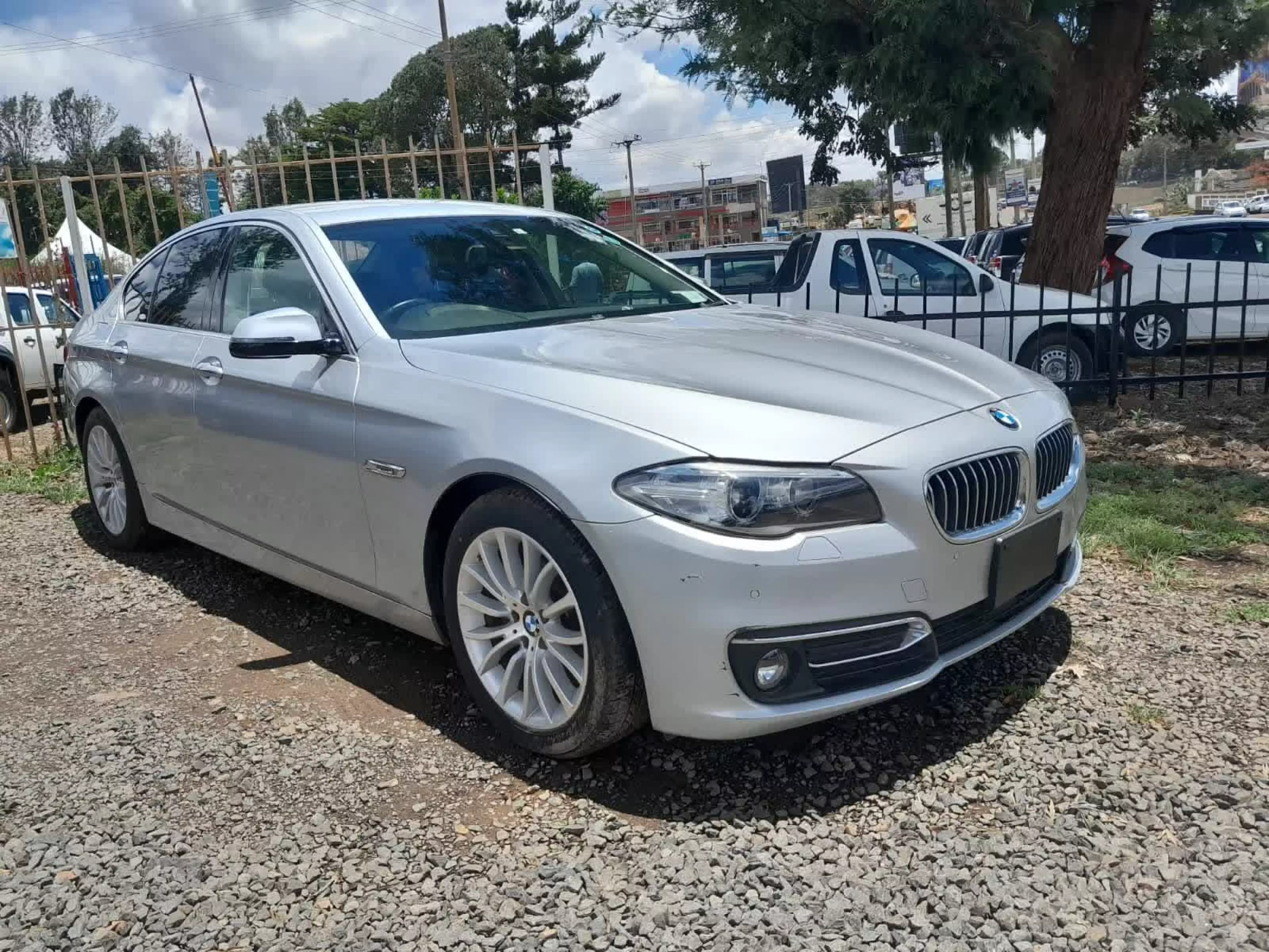 BMW 523 - 2015