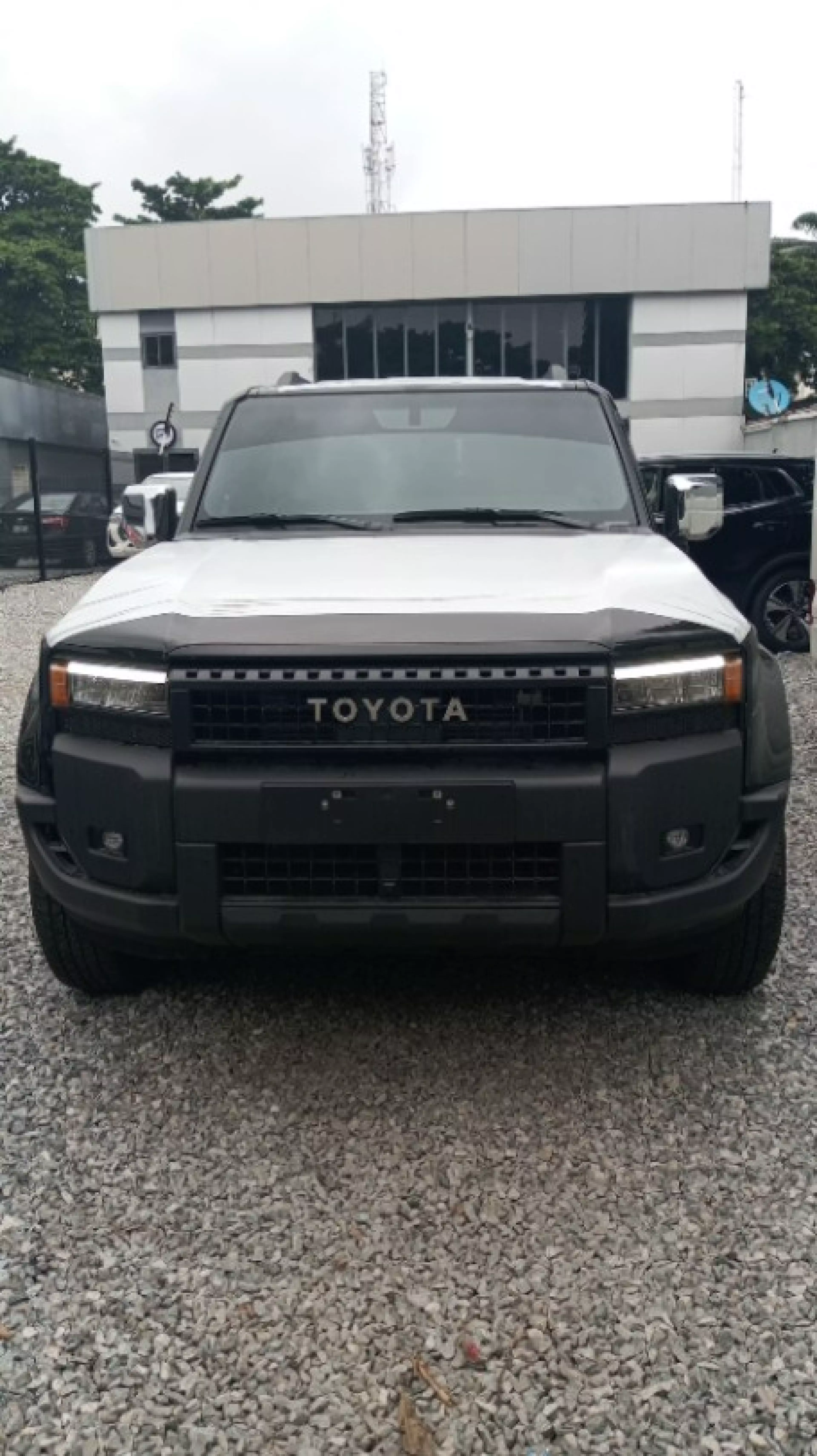 Toyota Land Cruiser Prado - 2024