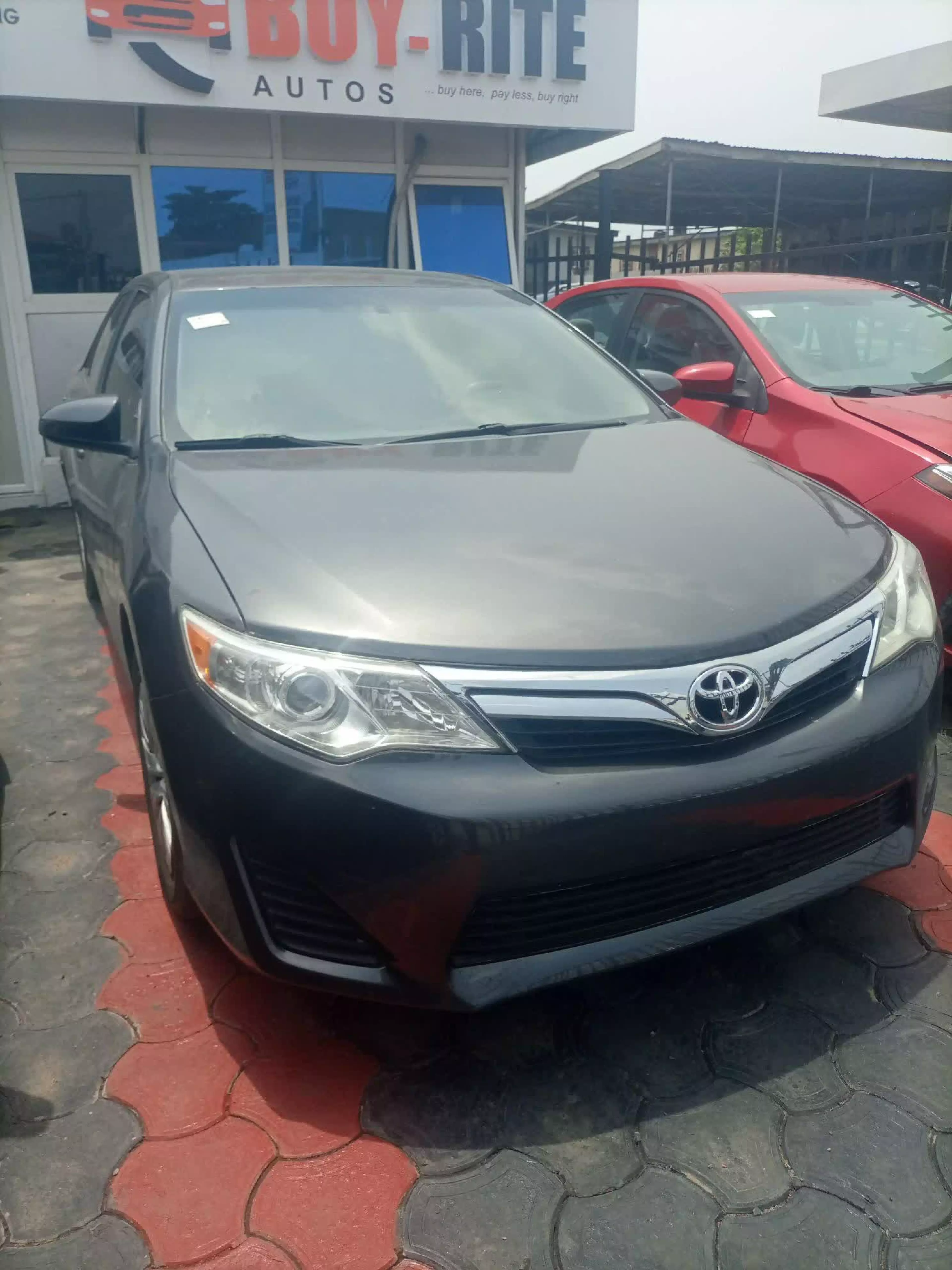 Toyota Camry - 2012