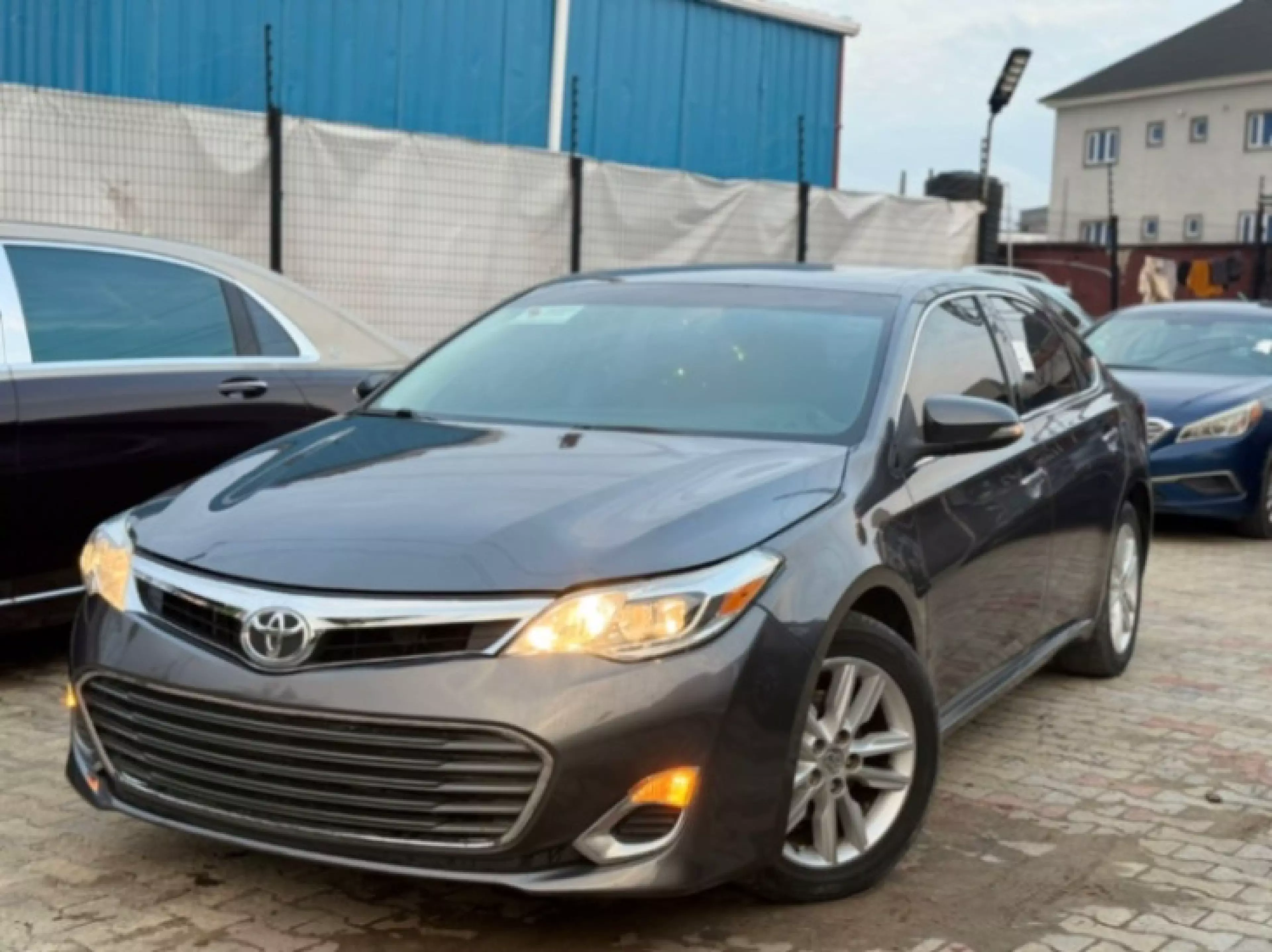 Toyota Avalon - 2013