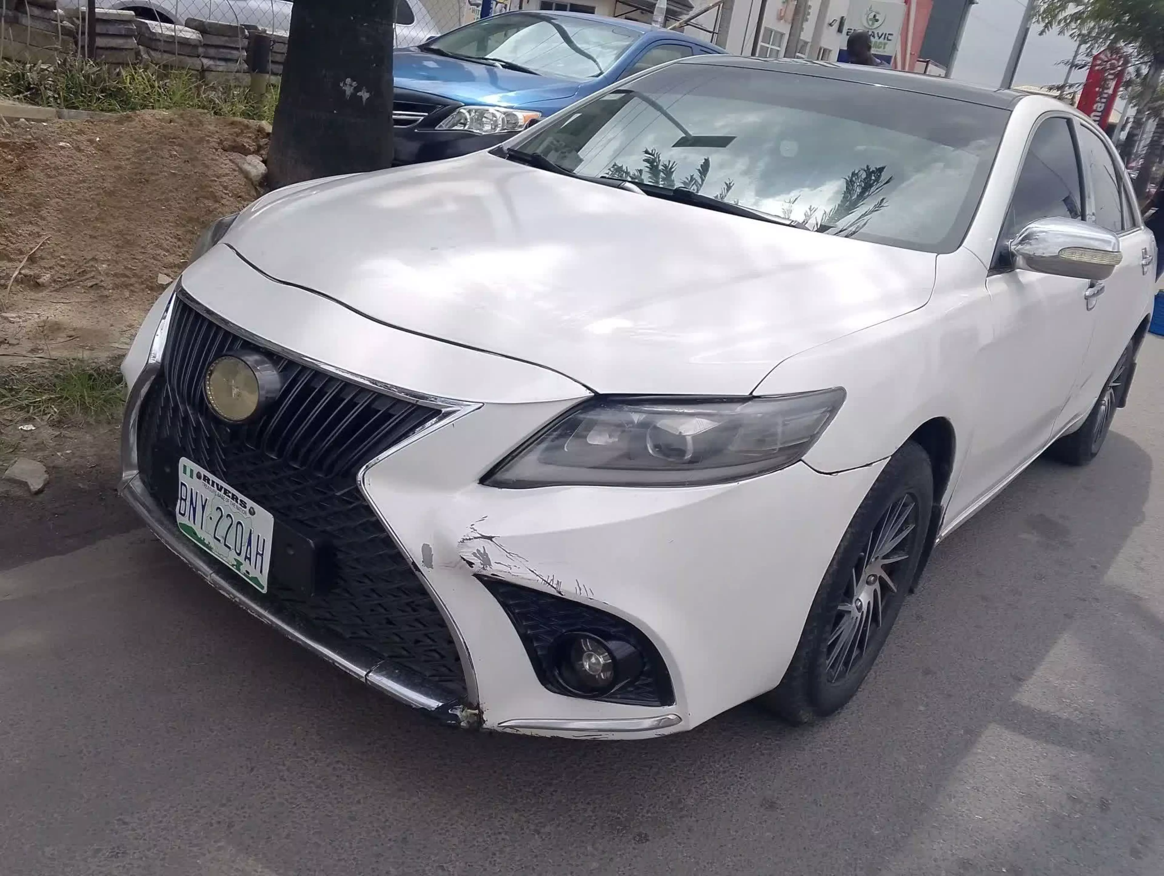 Toyota Camry   - 2010