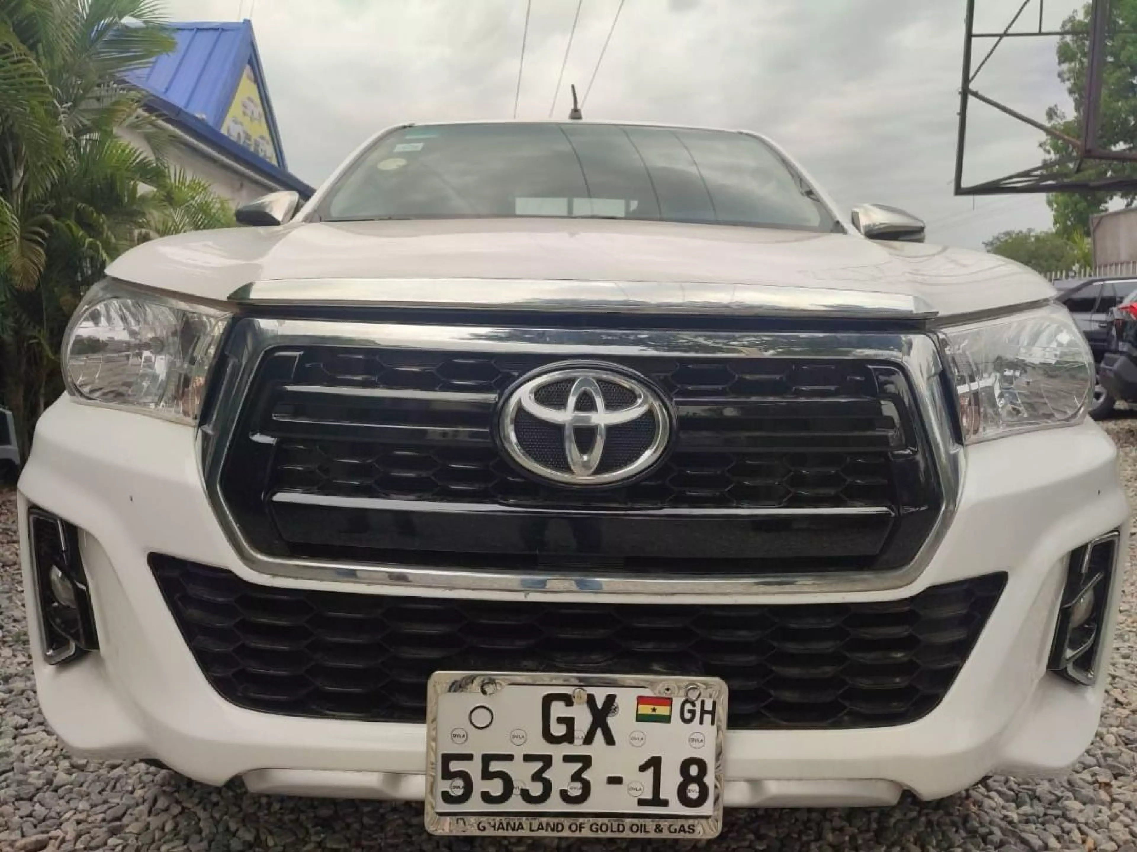 Toyota Hilux   - 2018