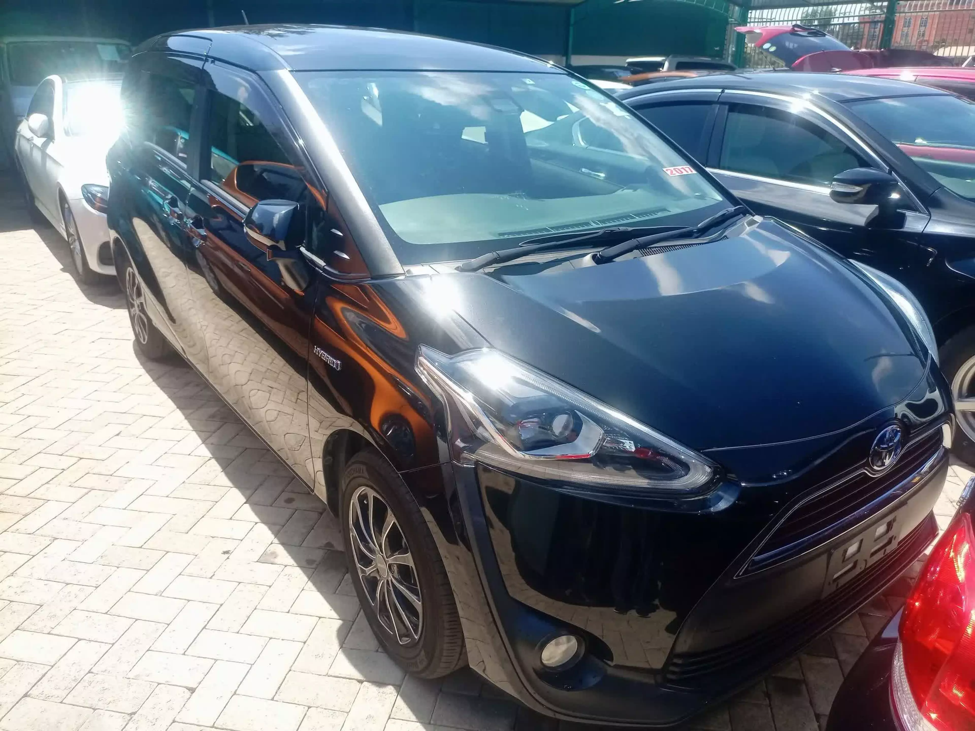 Toyota Sienta - 2017