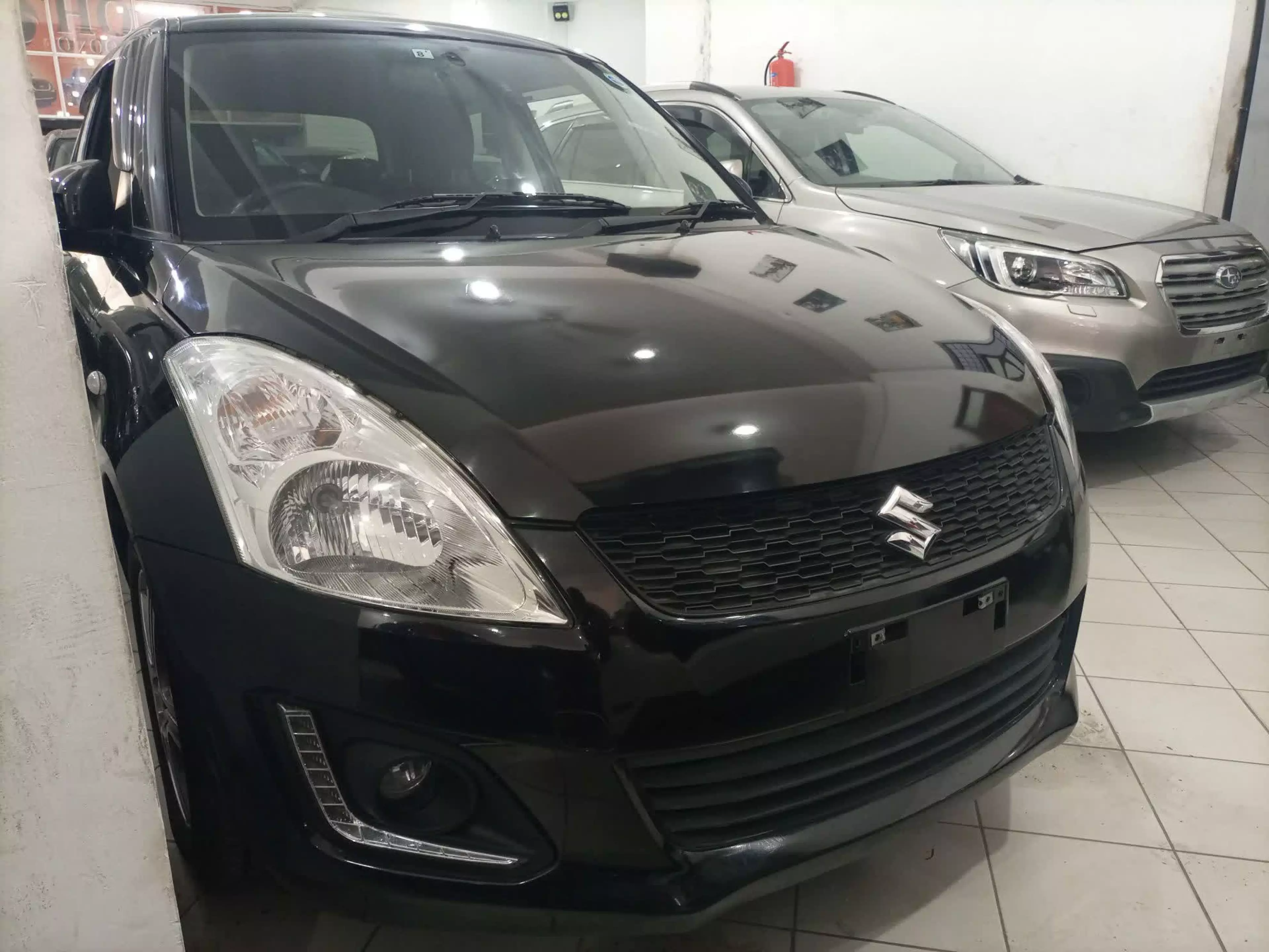 SUZUKI Swift GLX - 2015