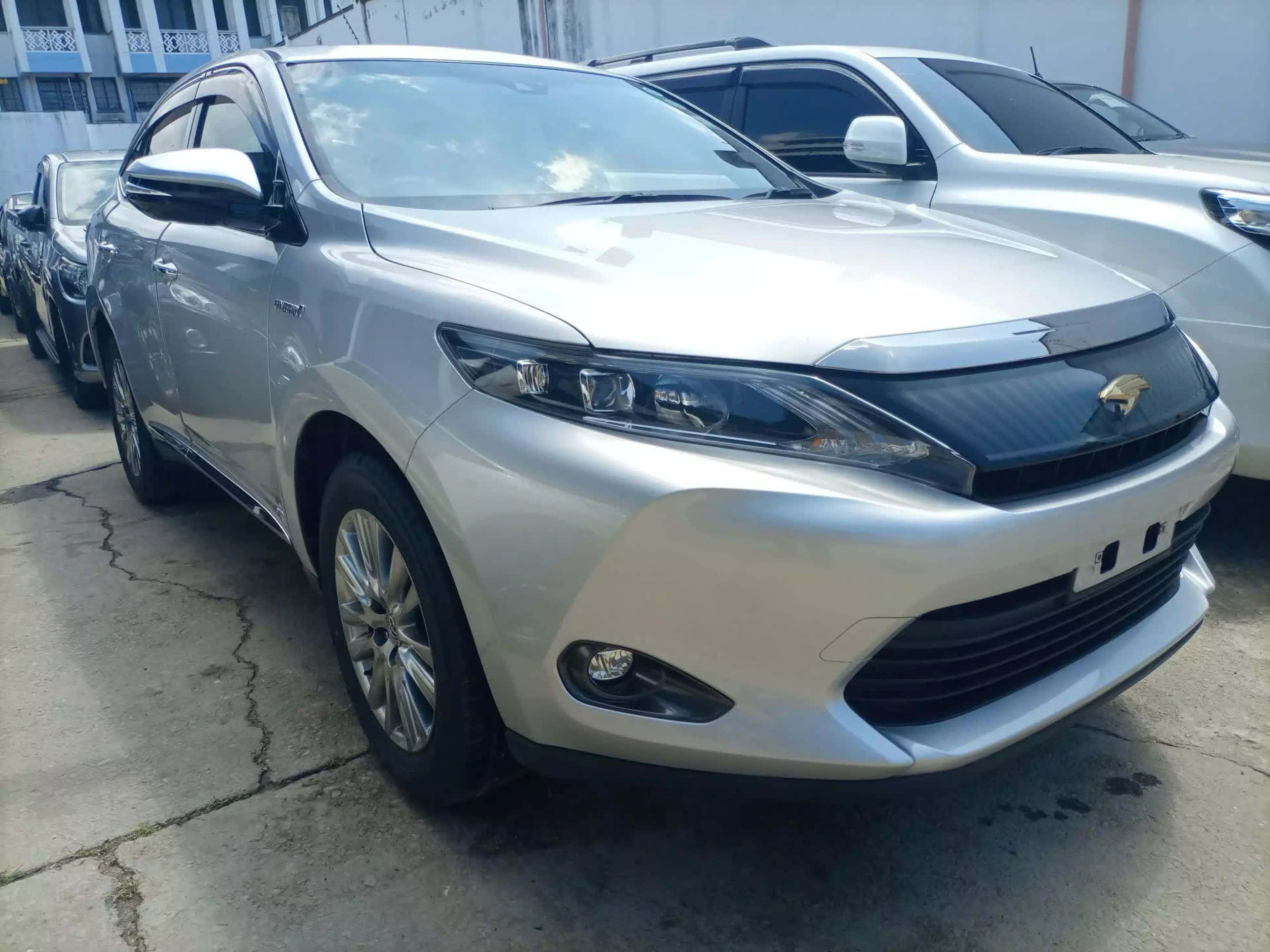 Toyota Harrier hybrid  - 2016