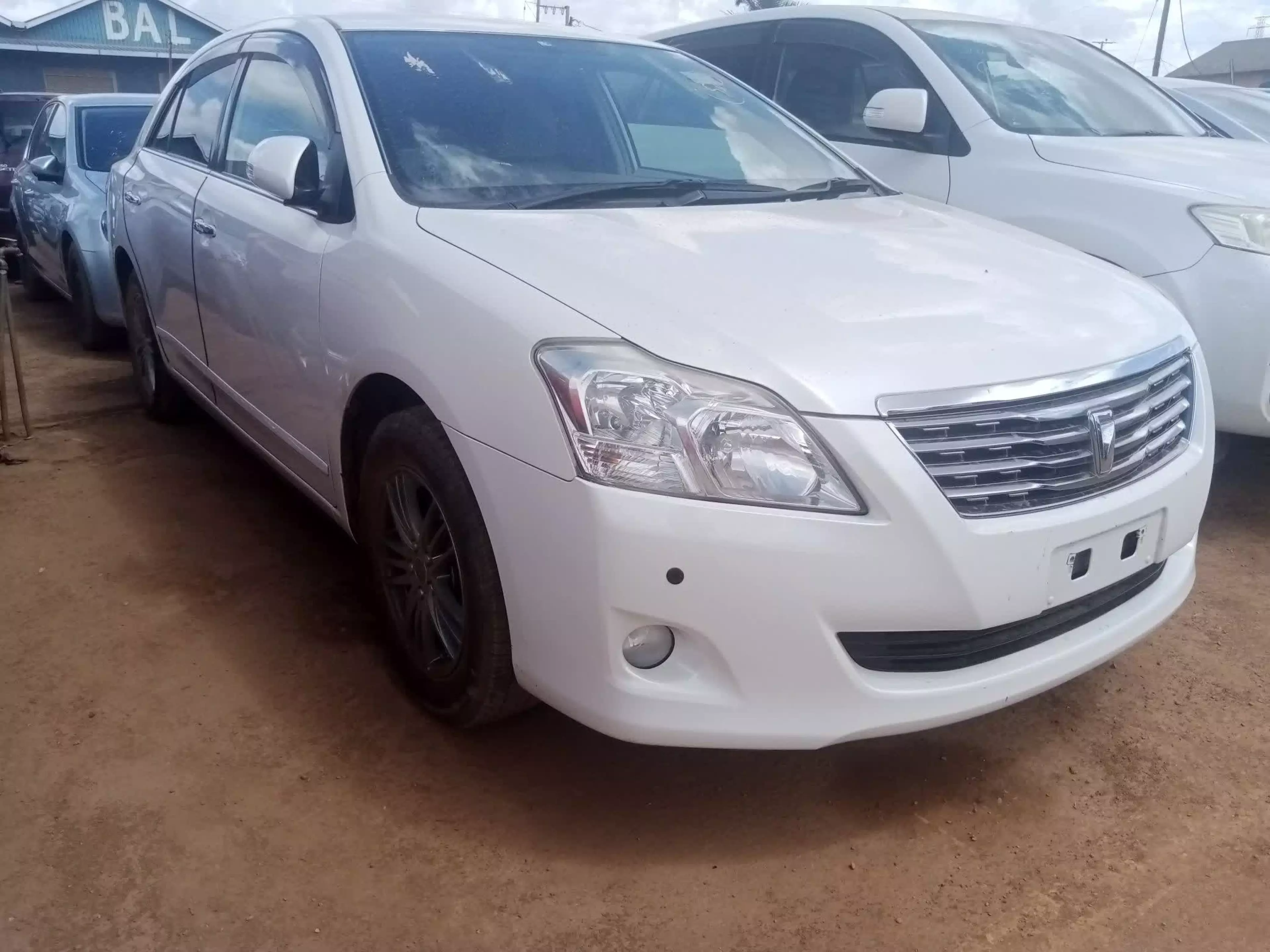 Toyota Premio    - 2010