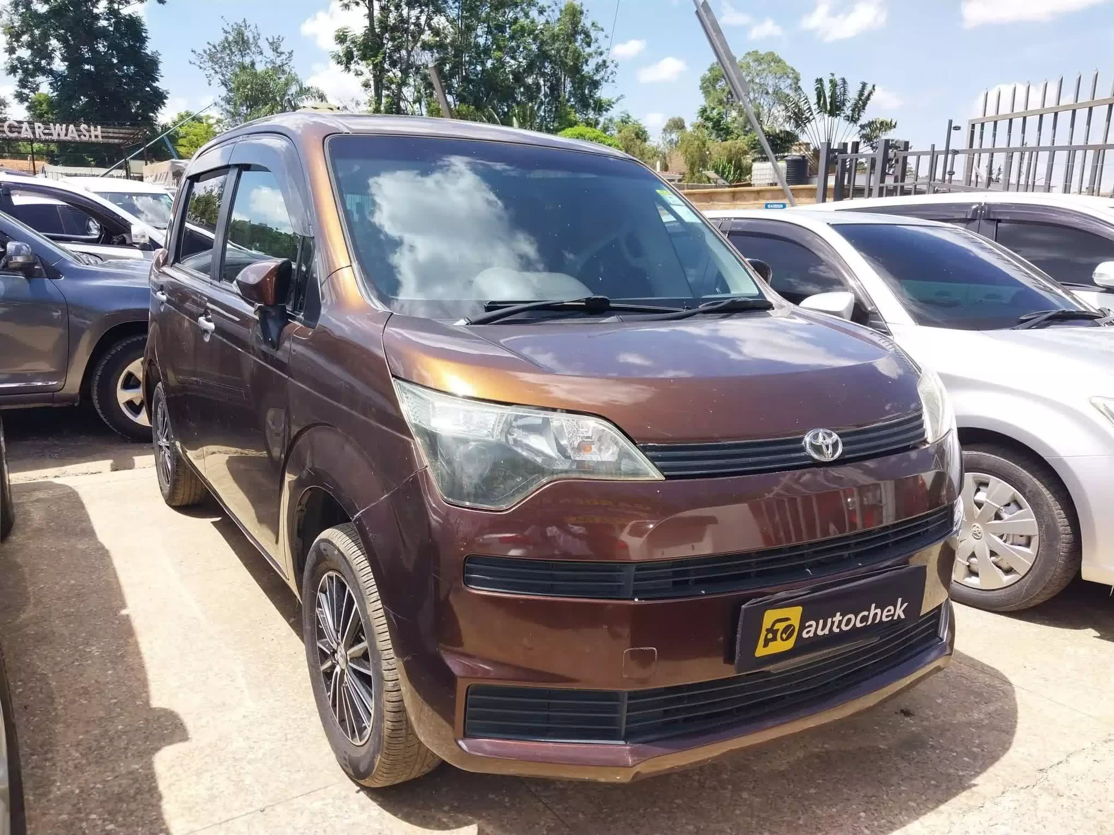 Toyota Spade  - 2013