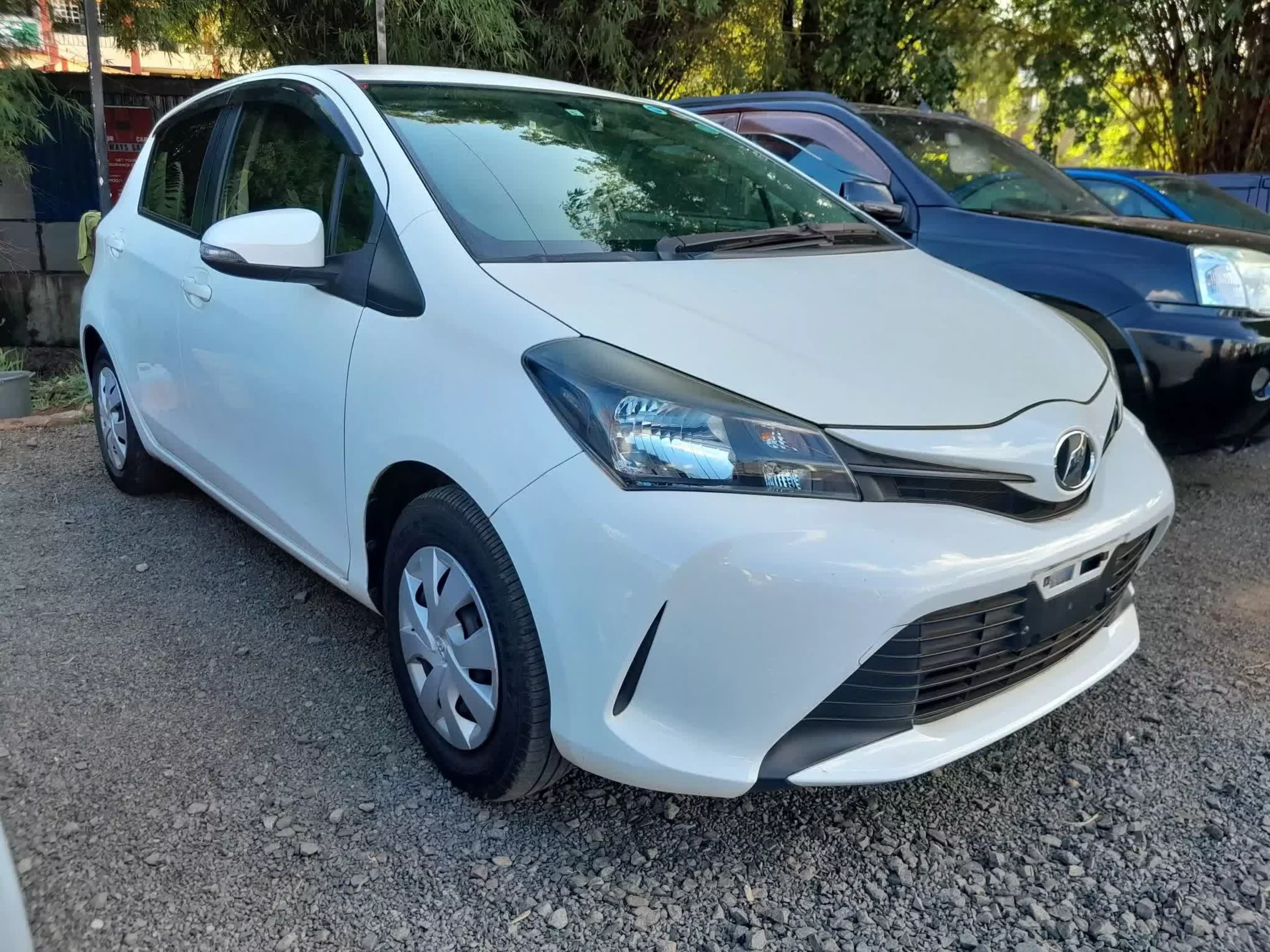 Toyota Vitz - 2015