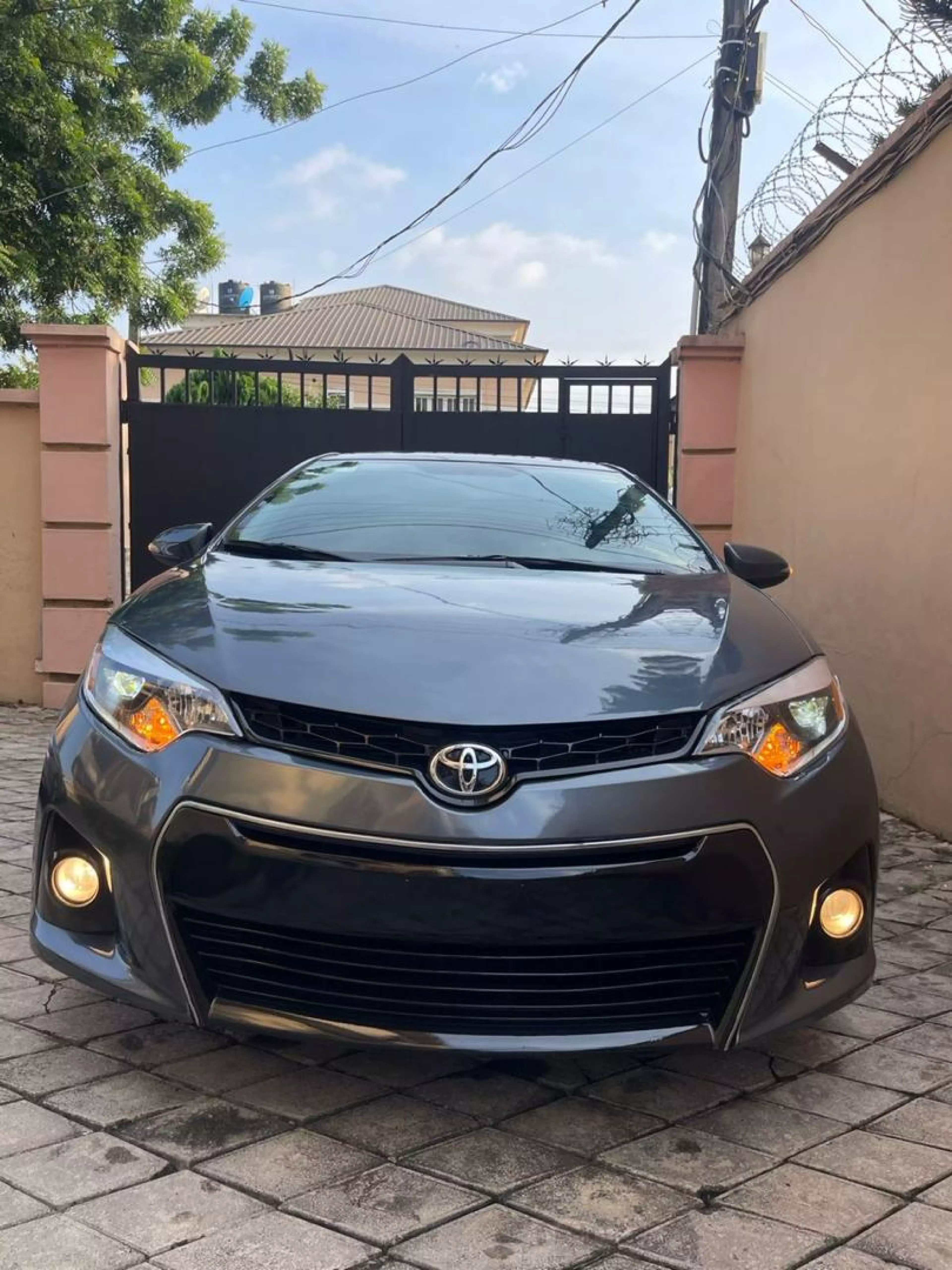 Toyota Corolla   - 2014