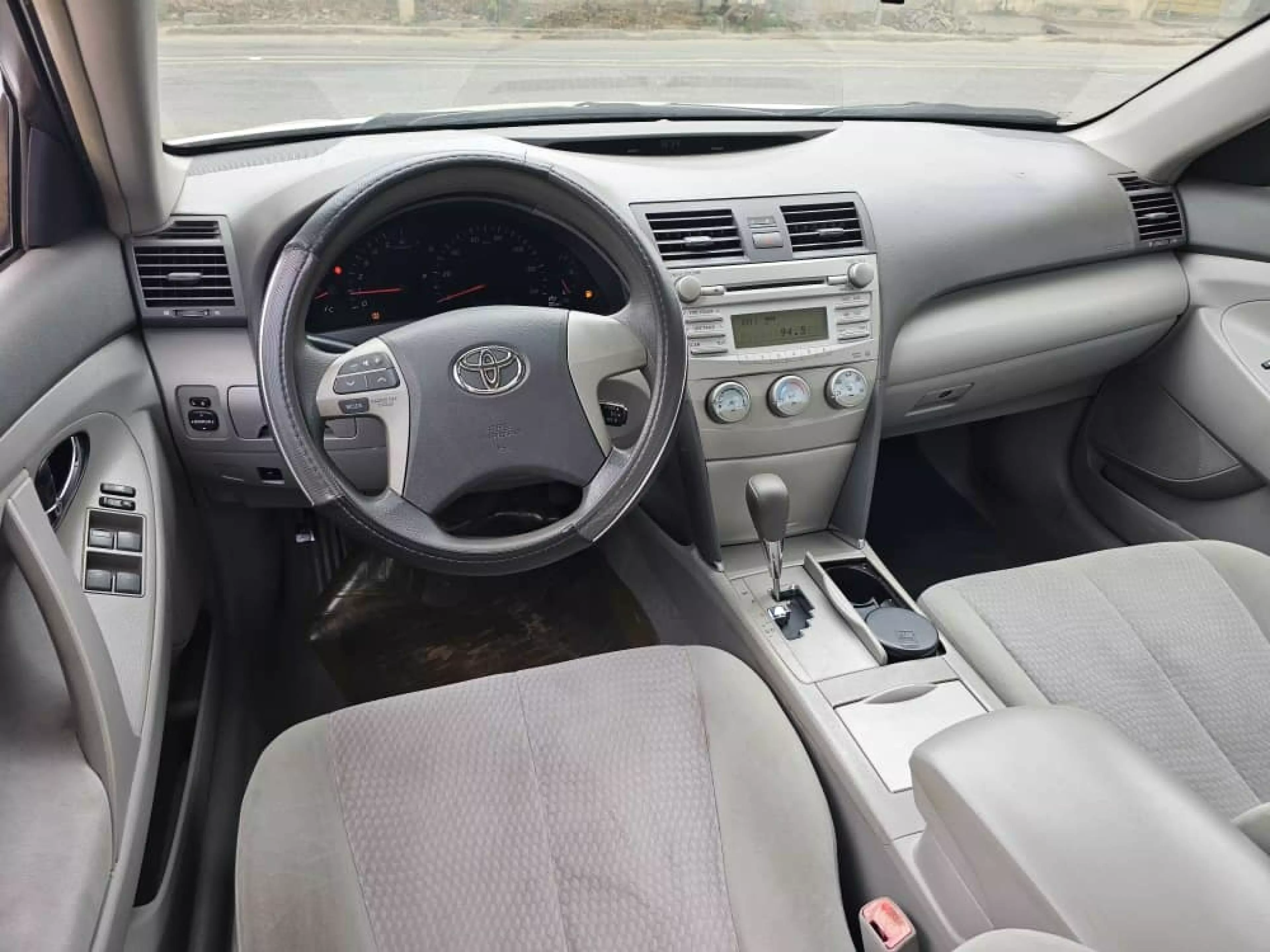 Toyota camry   - 2011