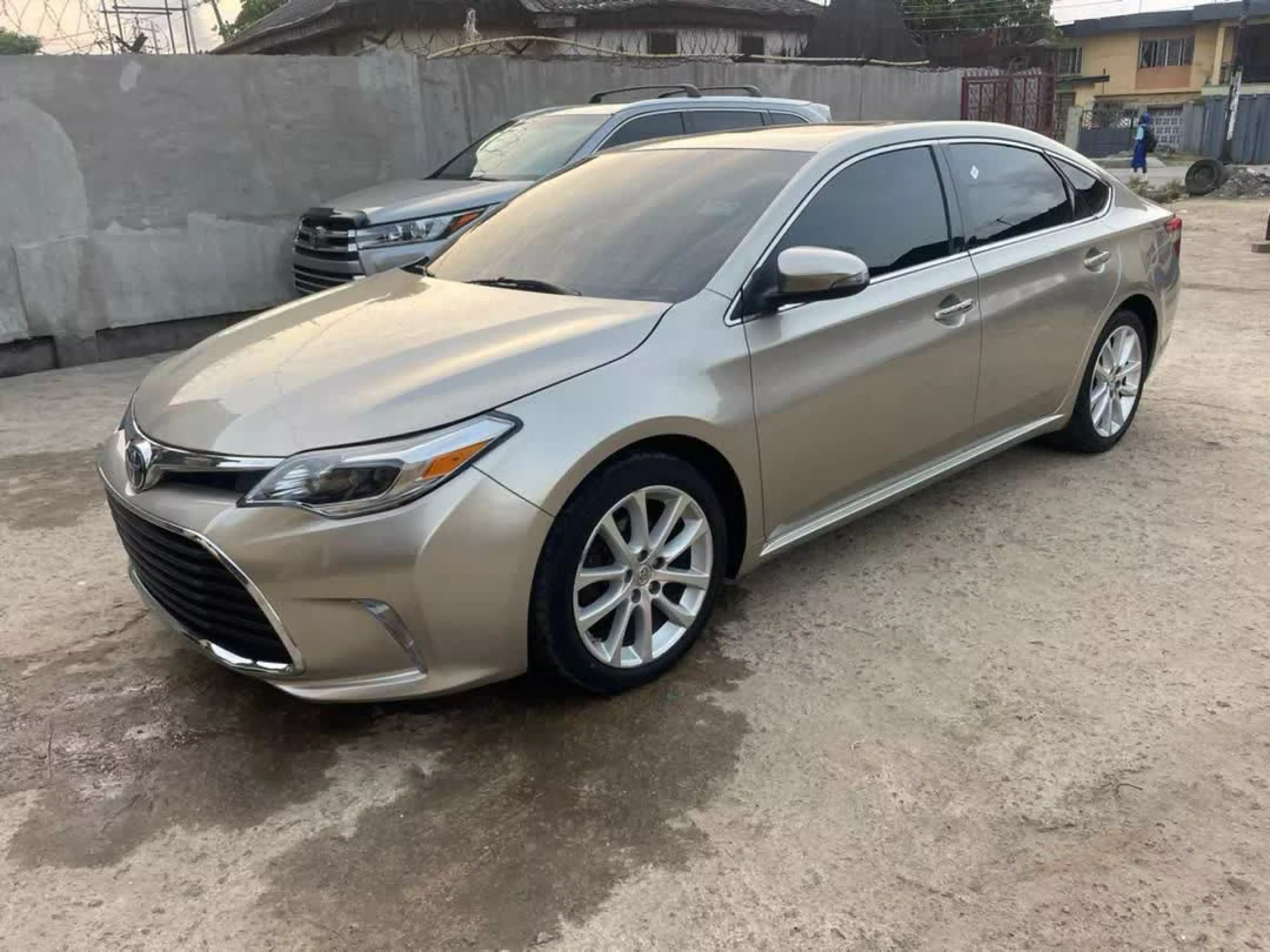 Toyota Avalon - 2013