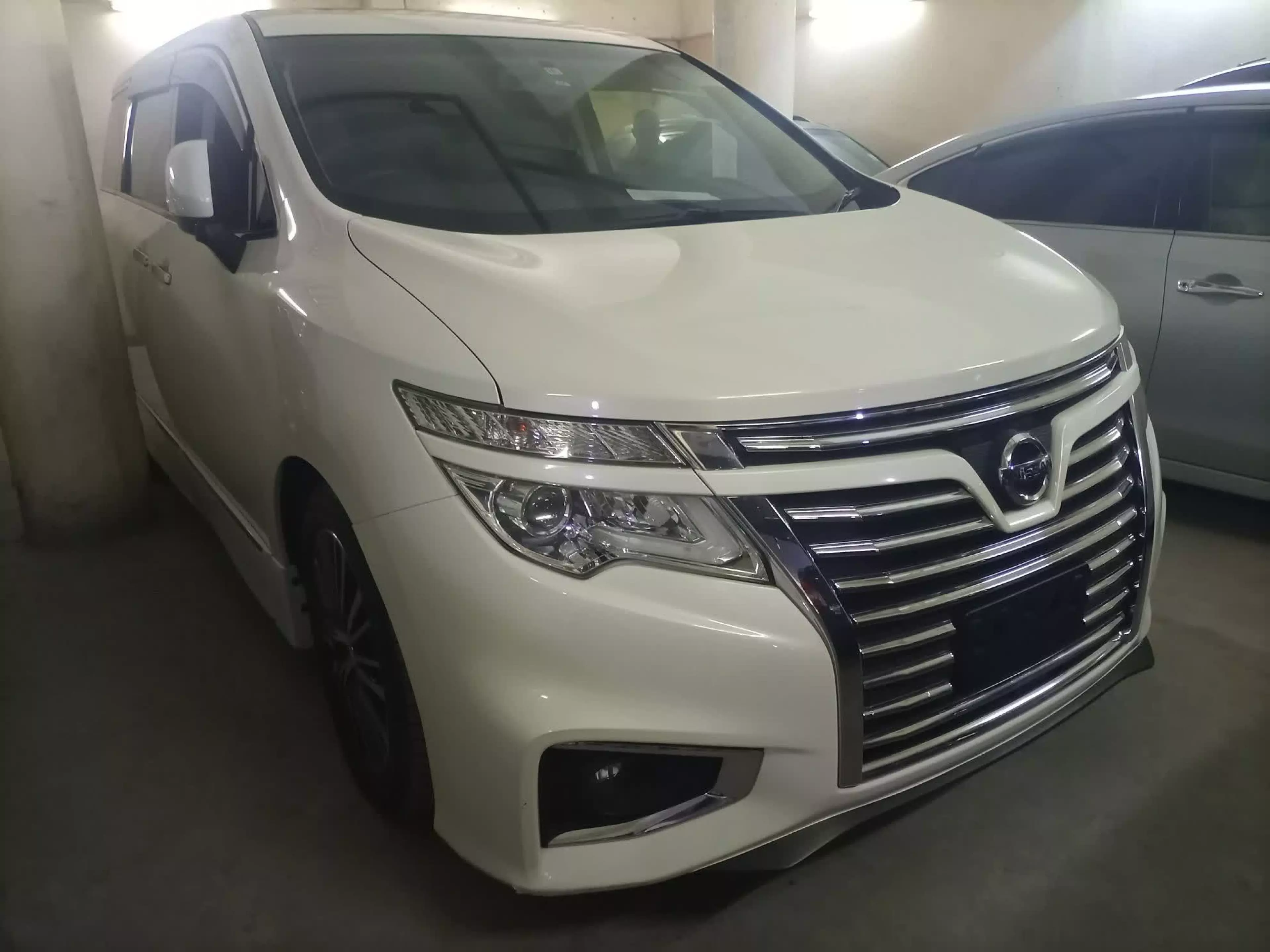 Nissan Elgrand - 2016