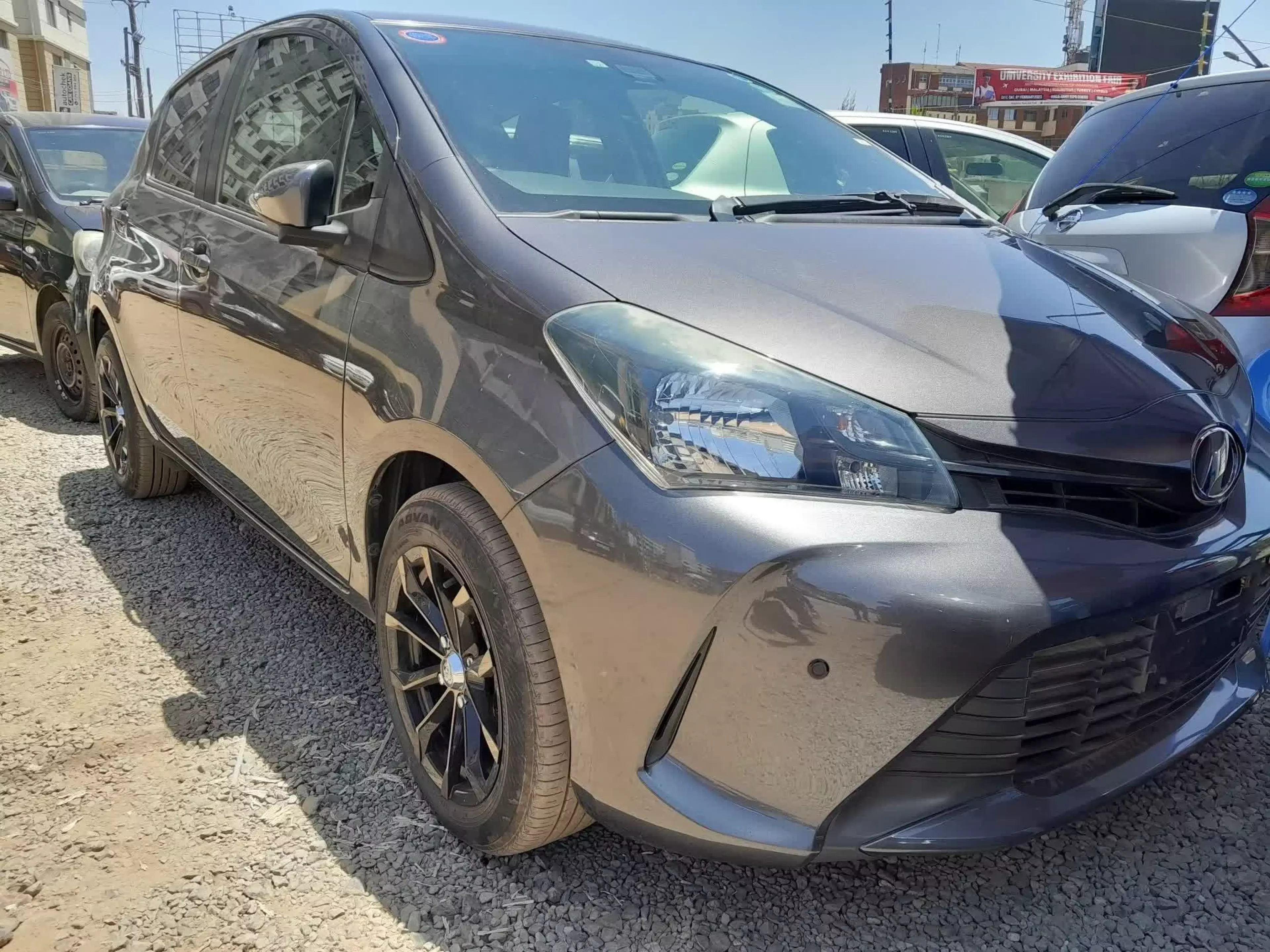 Toyota Vitz - 2015