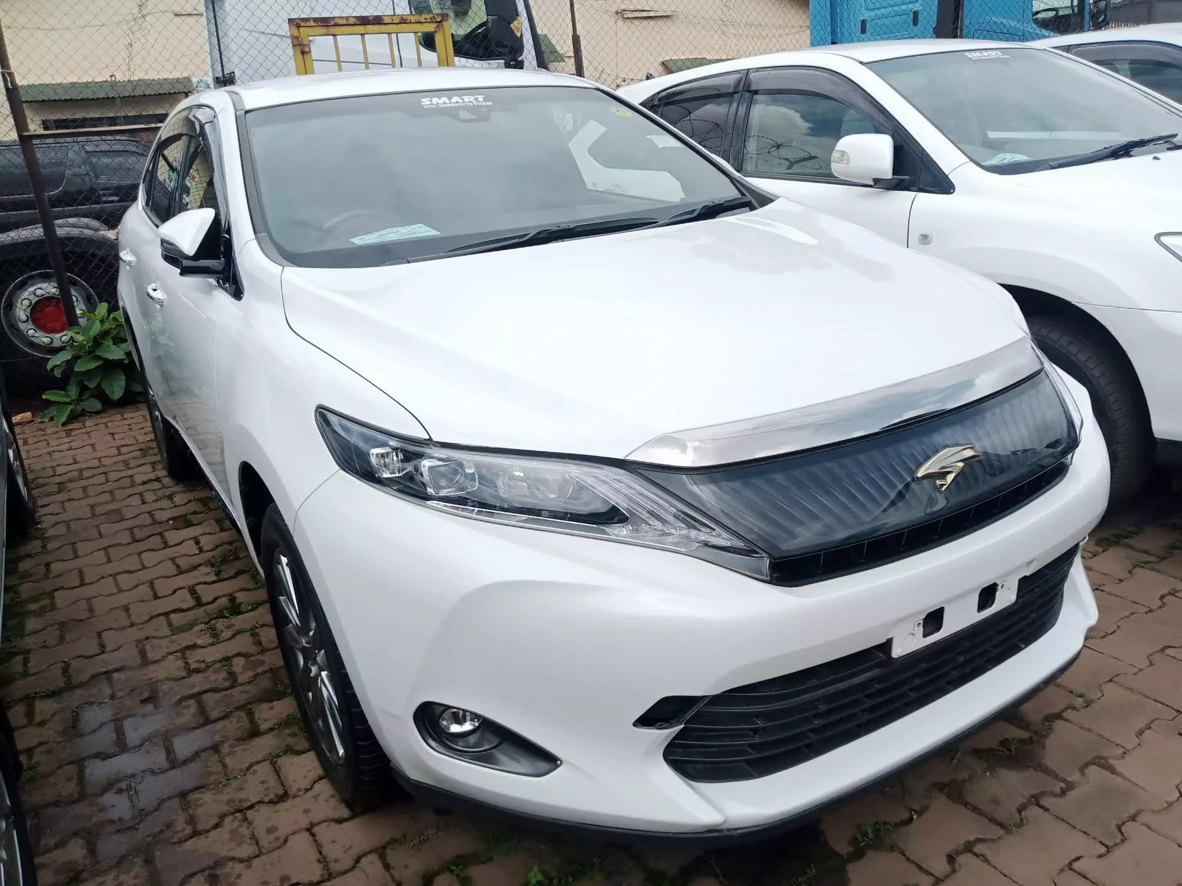 Toyota Harrier hybrid  - 2014