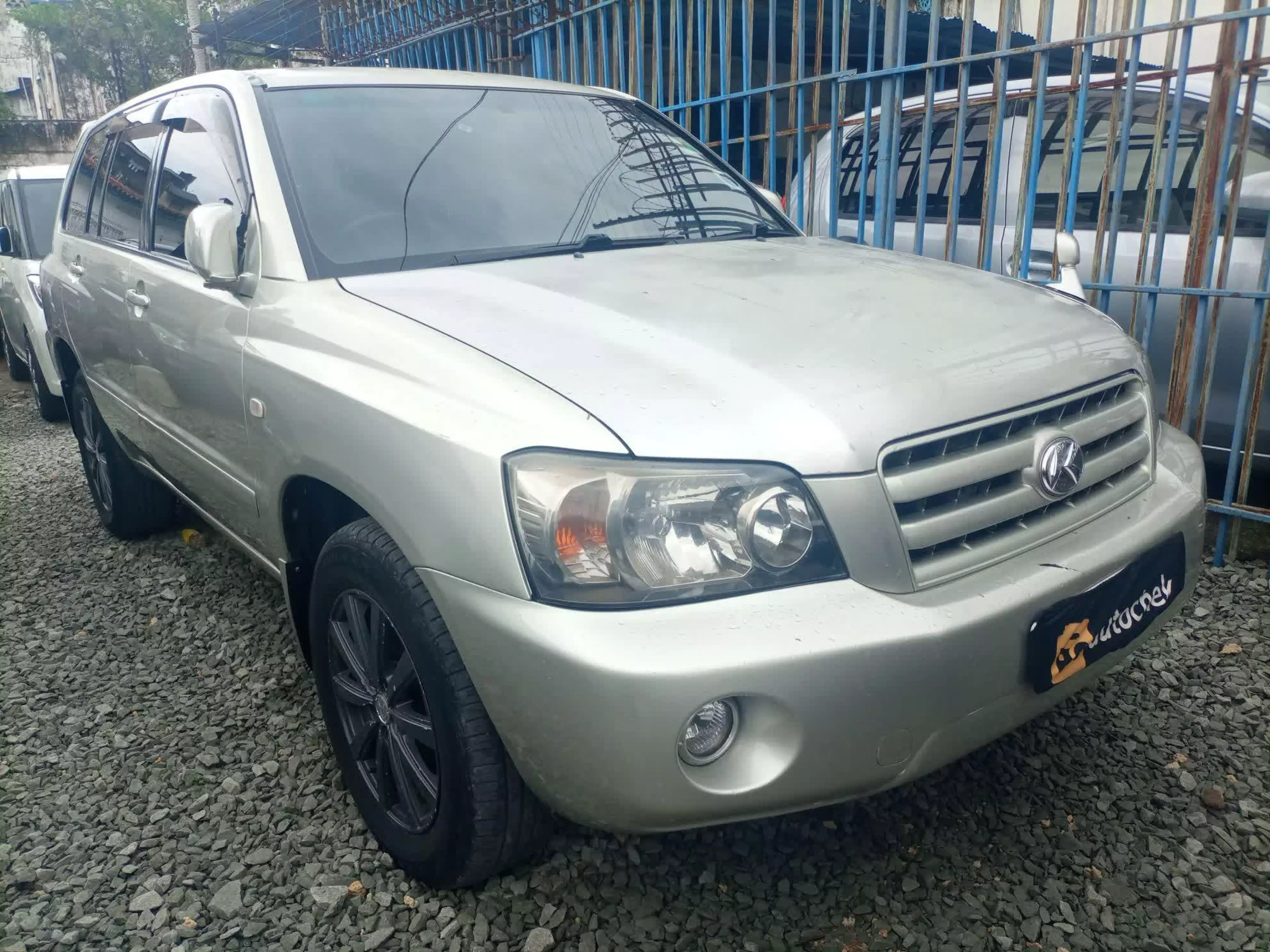 Toyota kluger - 2005
