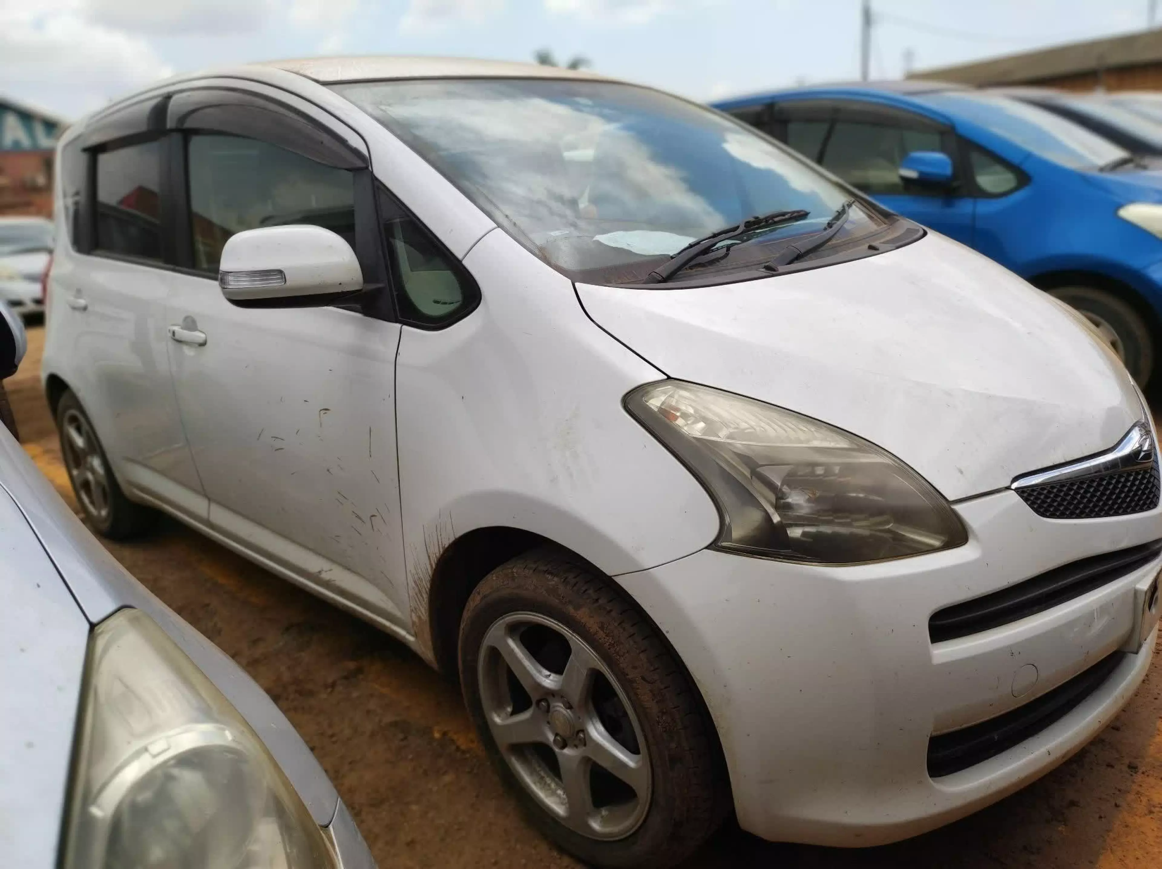 Toyota Ractis - 2008