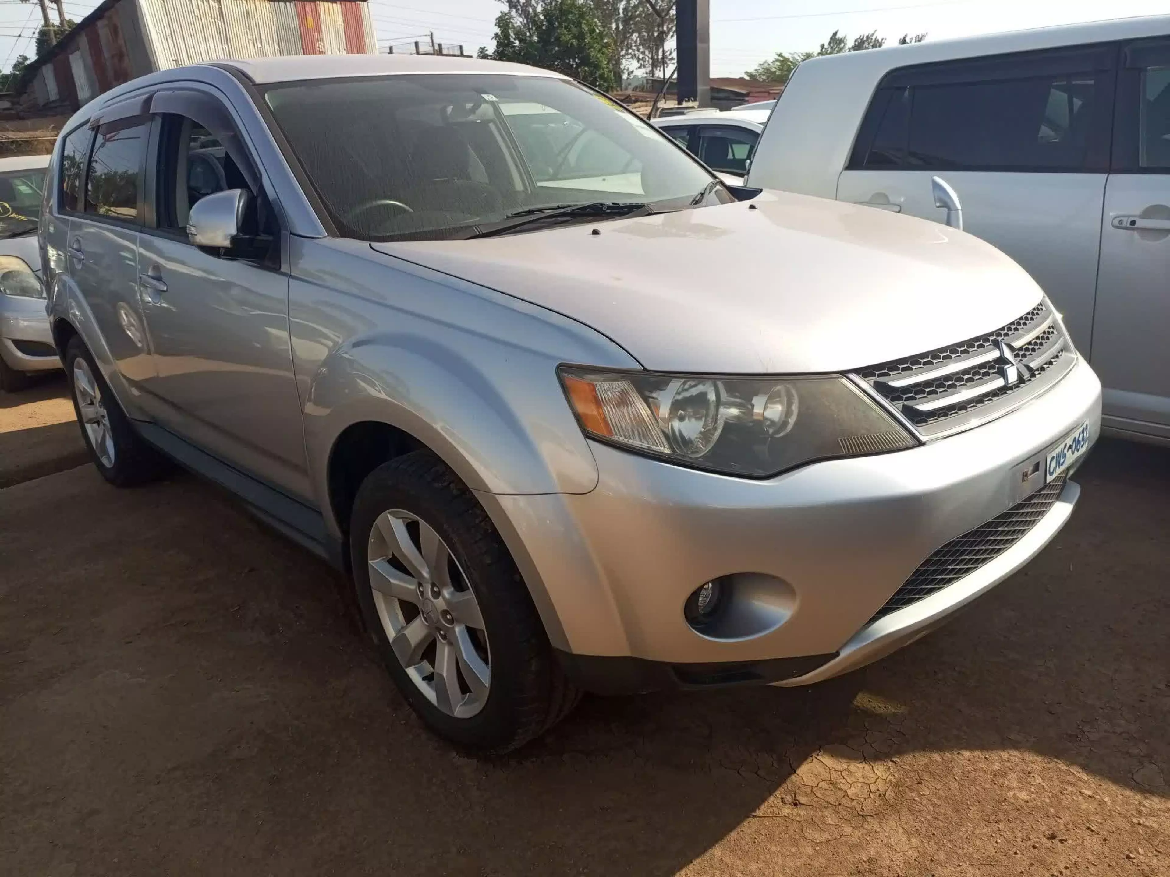 Mitsubishi OUTLANDER - 2010