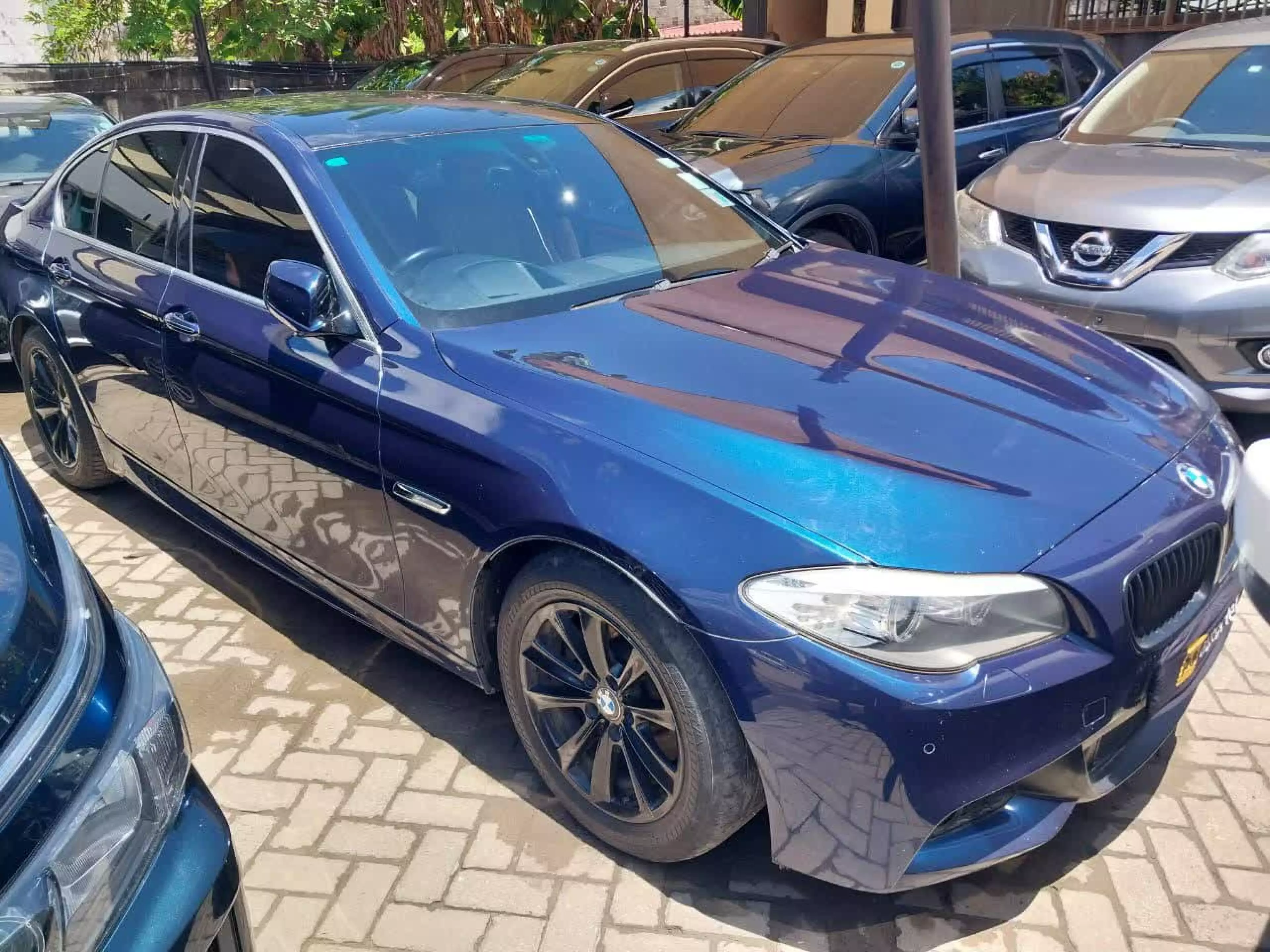 BMW 528i - 2012