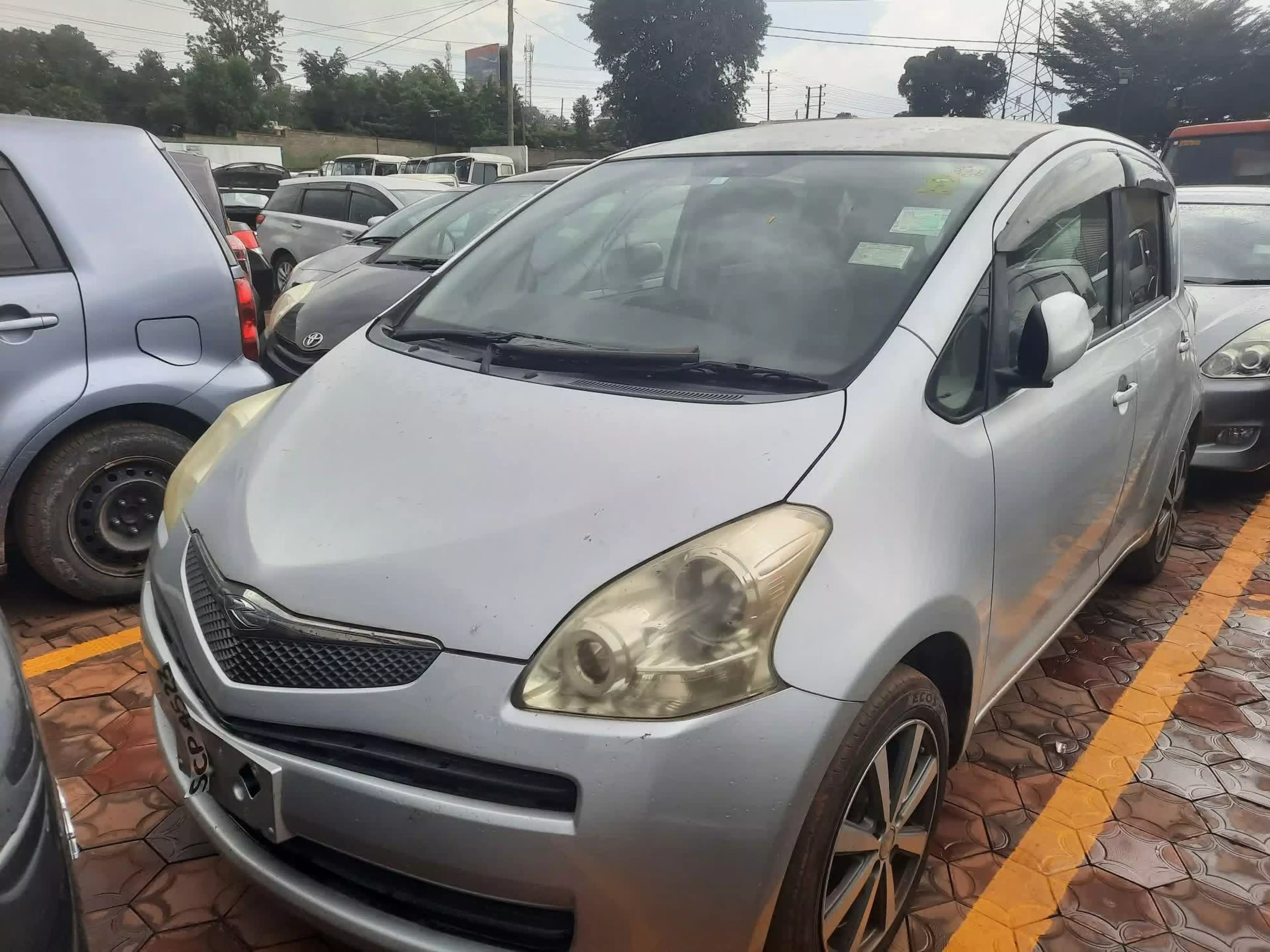 Toyota Ractis - 2008