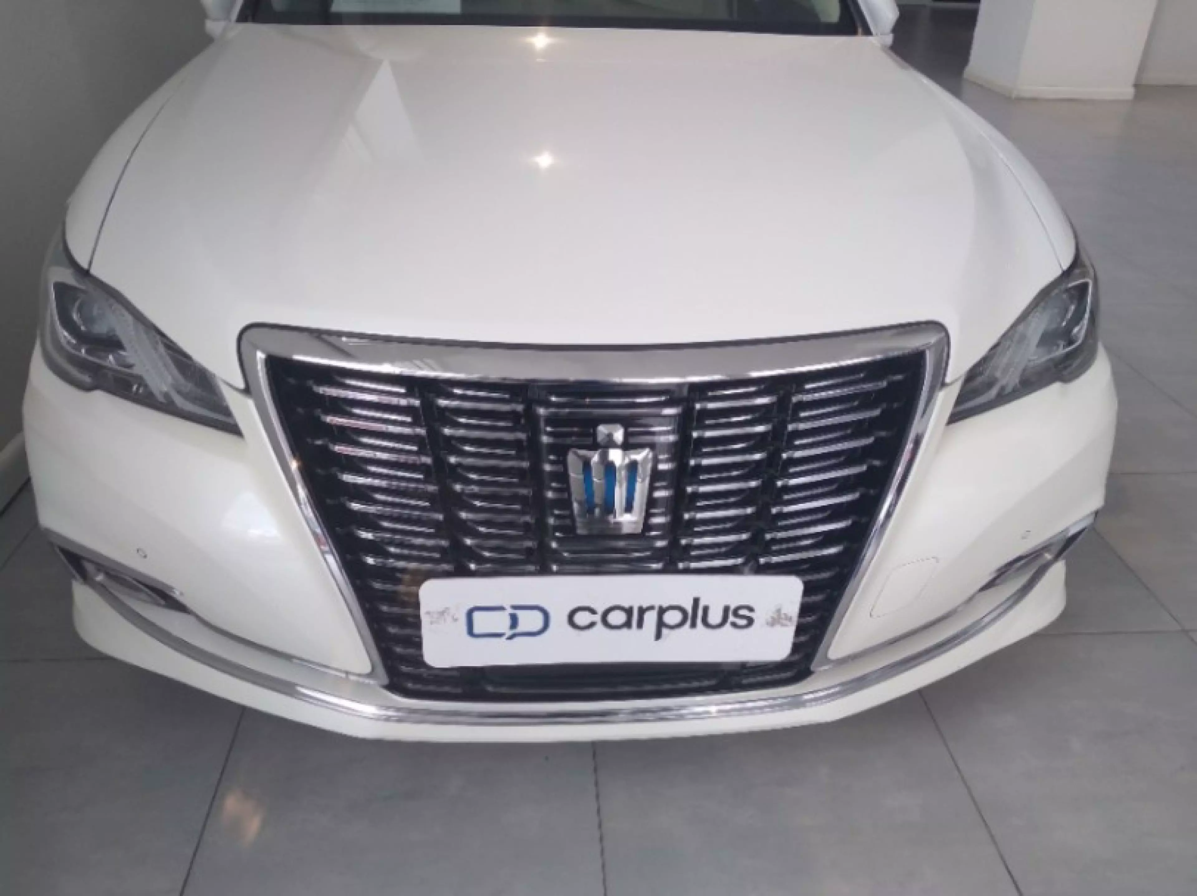 Toyota Crown - 2016