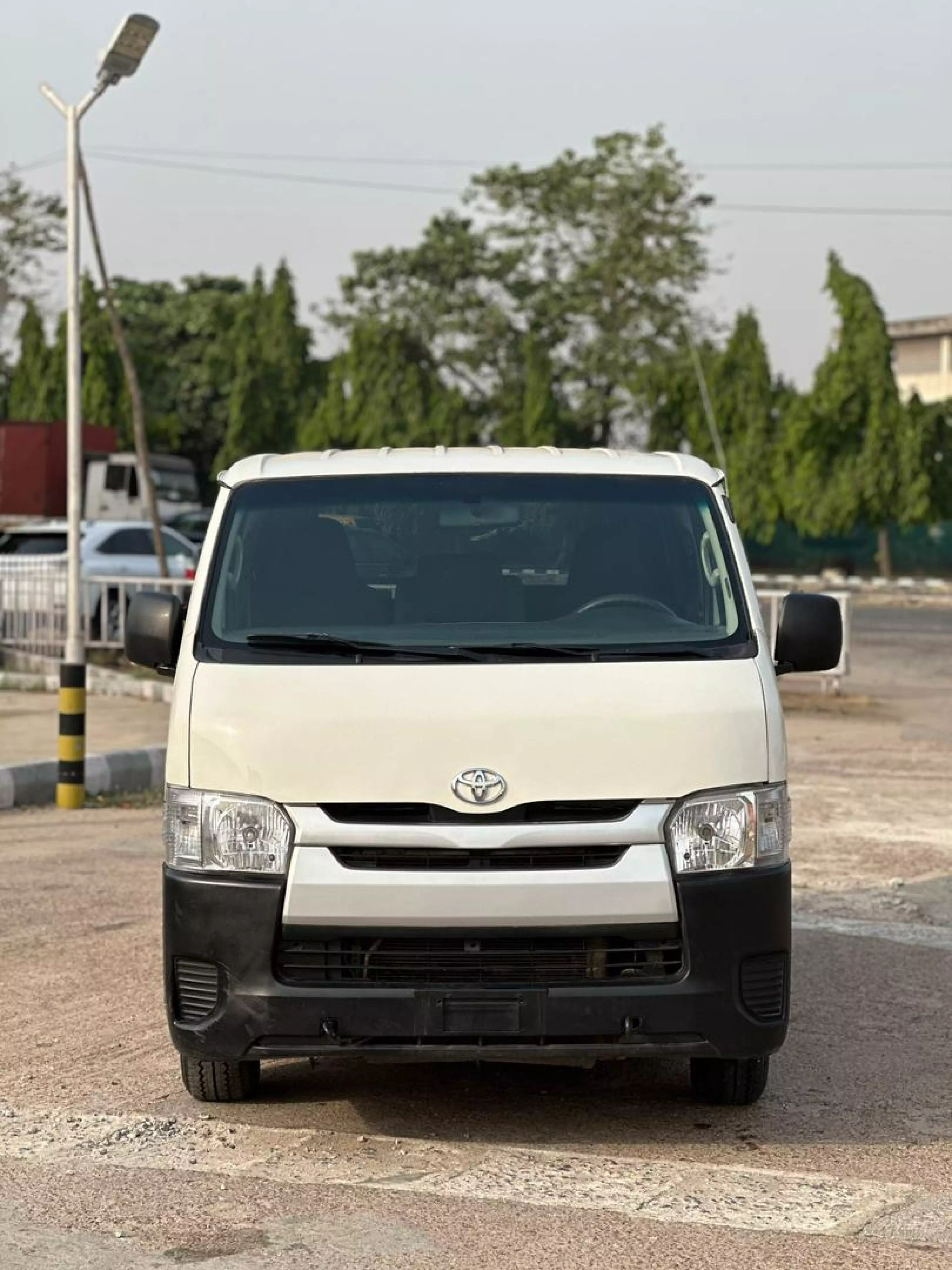 Toyota Hiace   - 2013