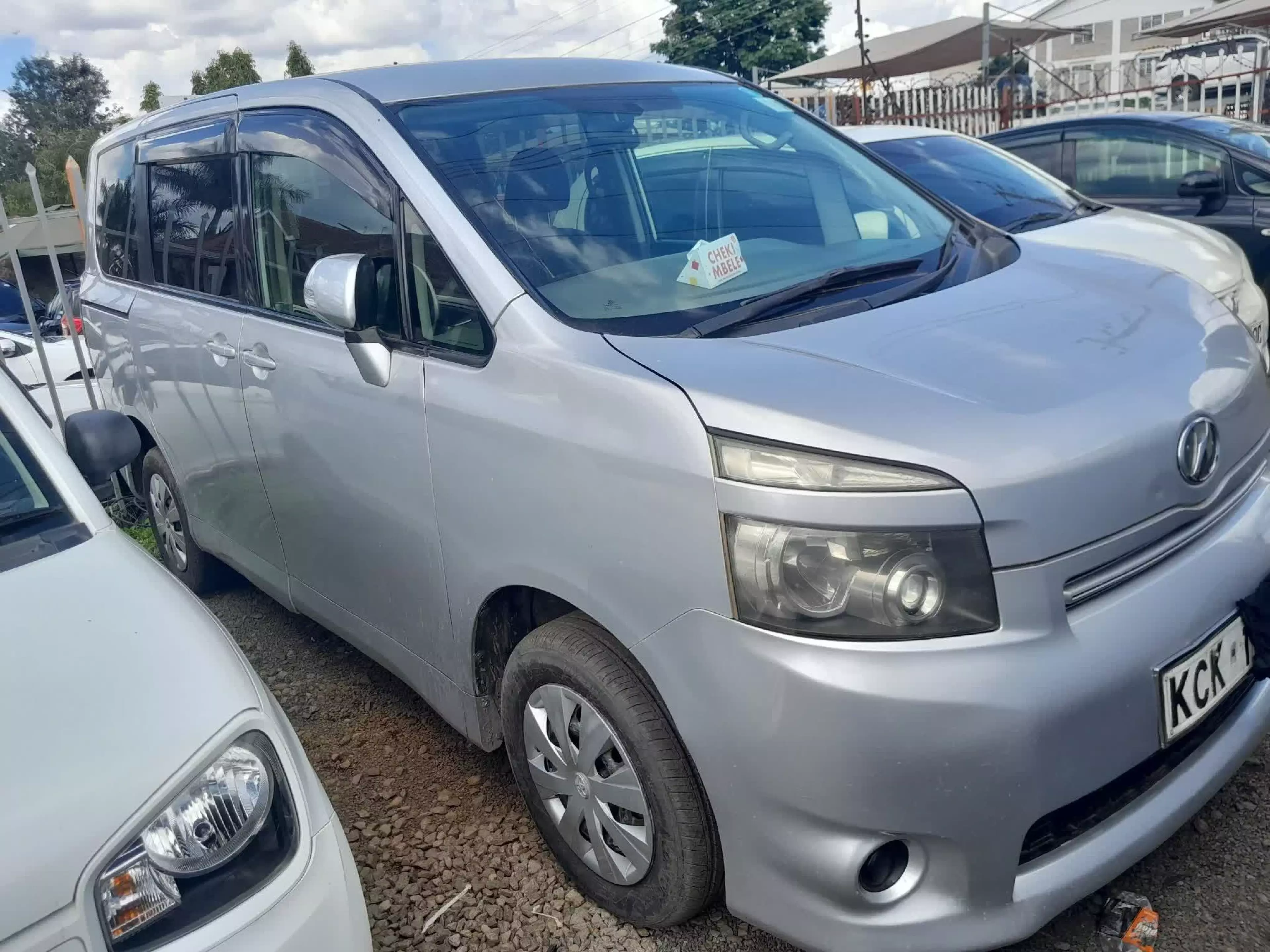 Toyota Voxy  - 2009