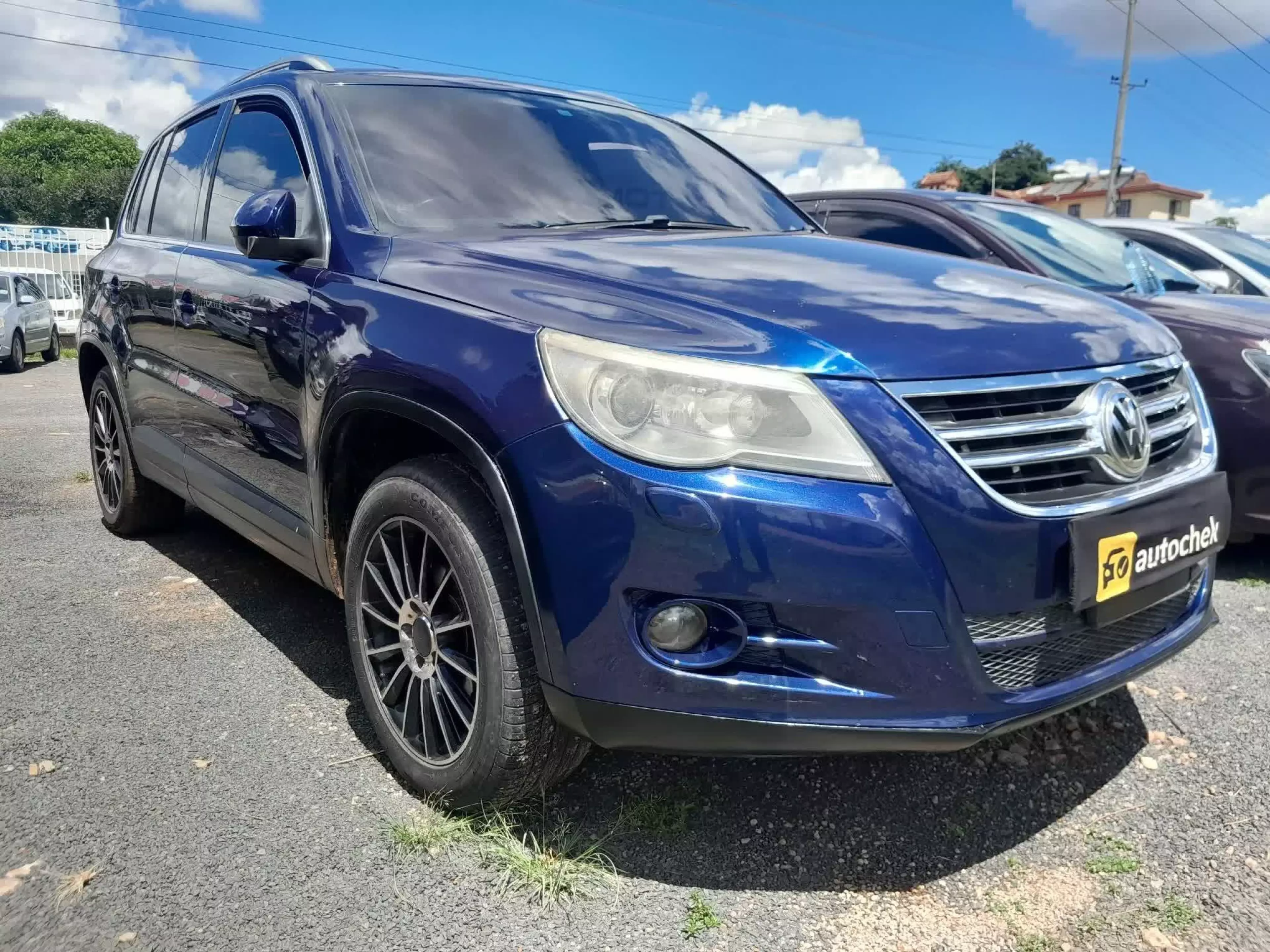 Volkswagen Tiguan - 2012