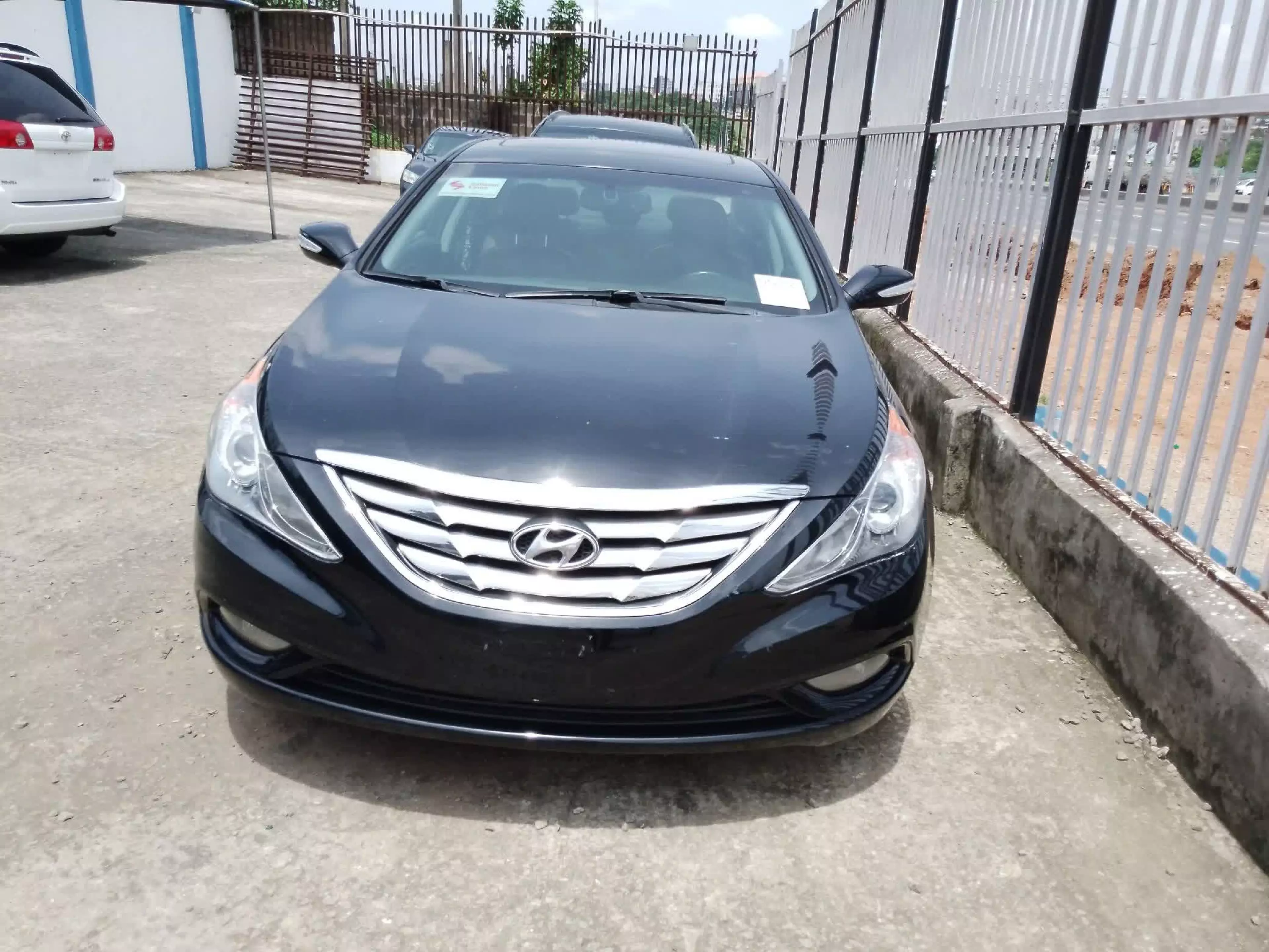 Hyundai Sonata - 2011