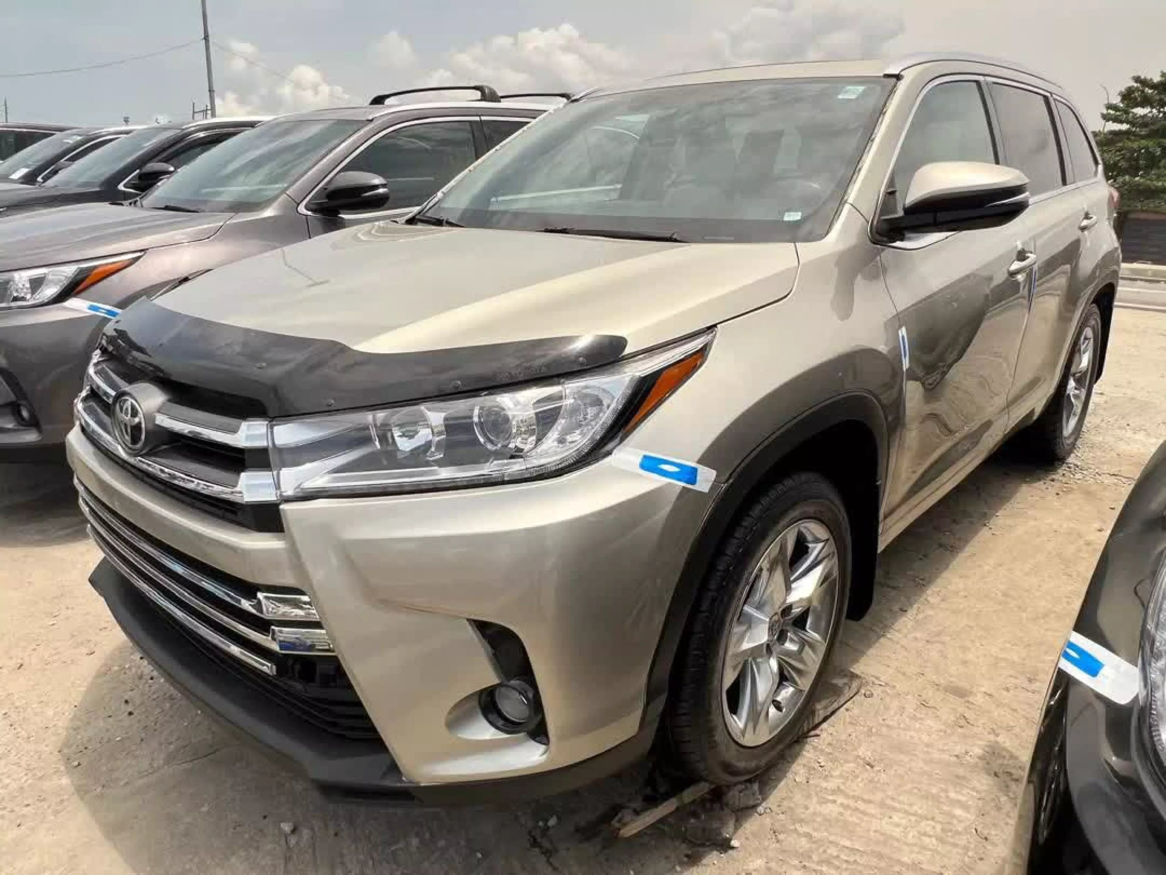 Toyota Highlander   - 2014