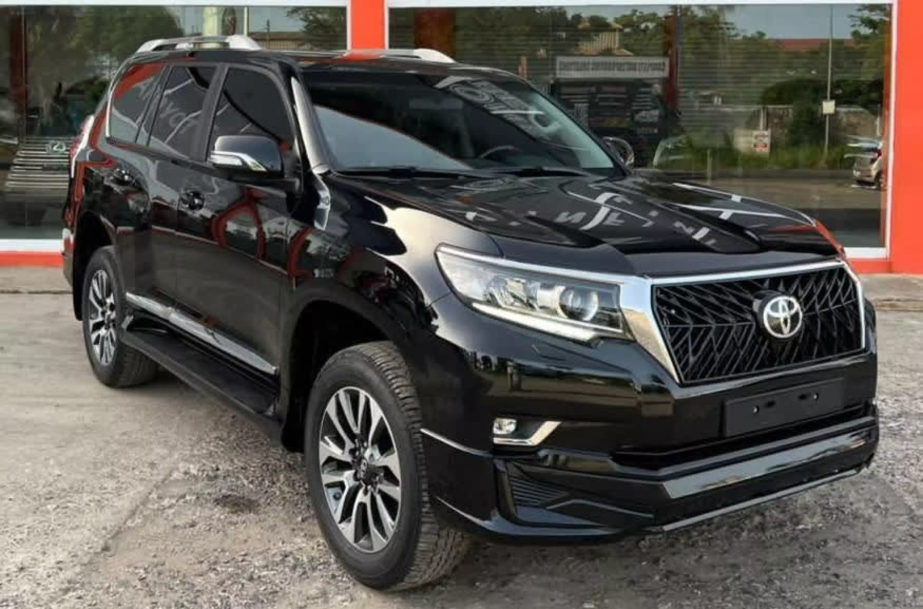Toyota Landcruiser Prado - 2023