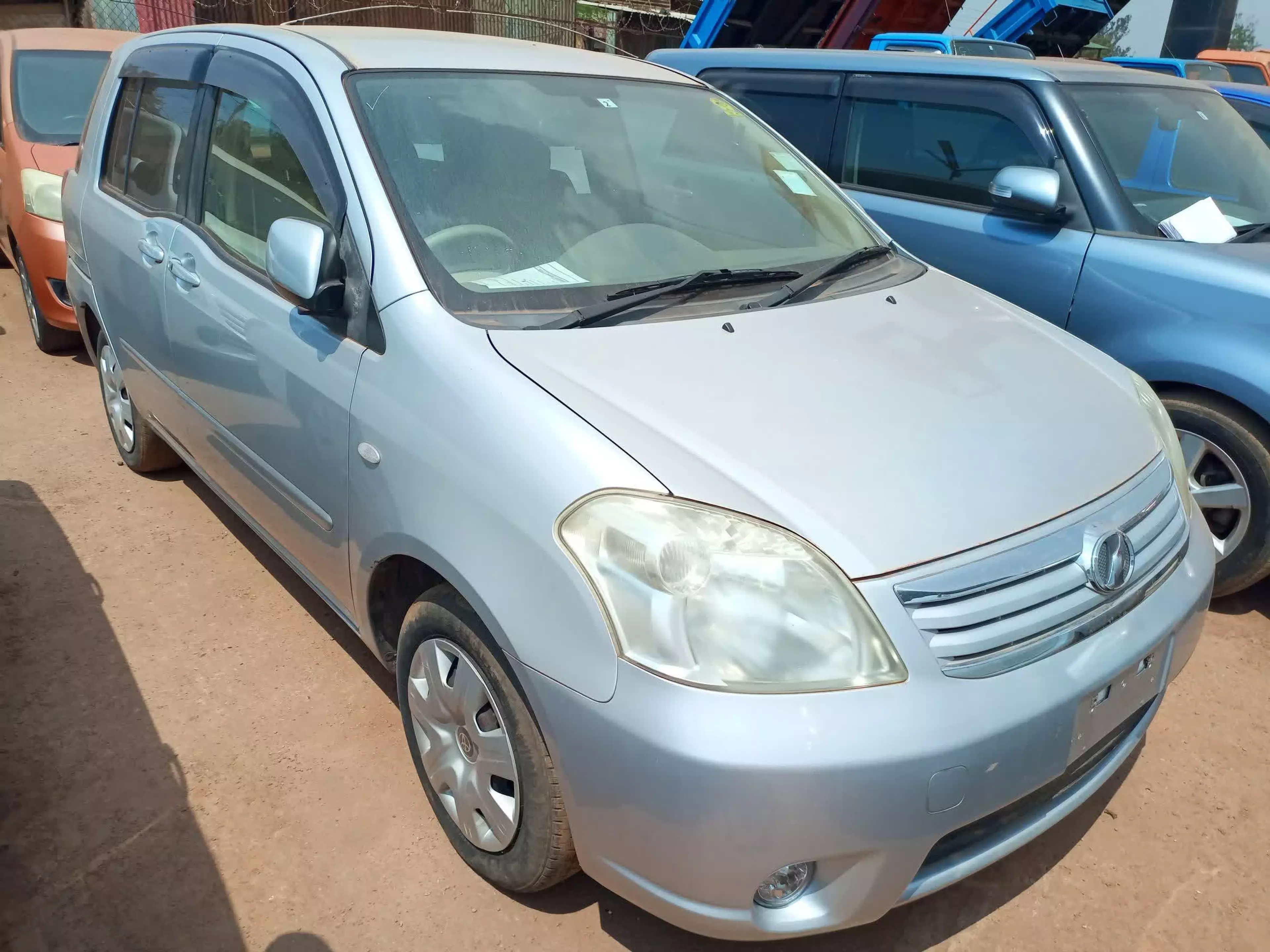 Toyota Raum  - 2009