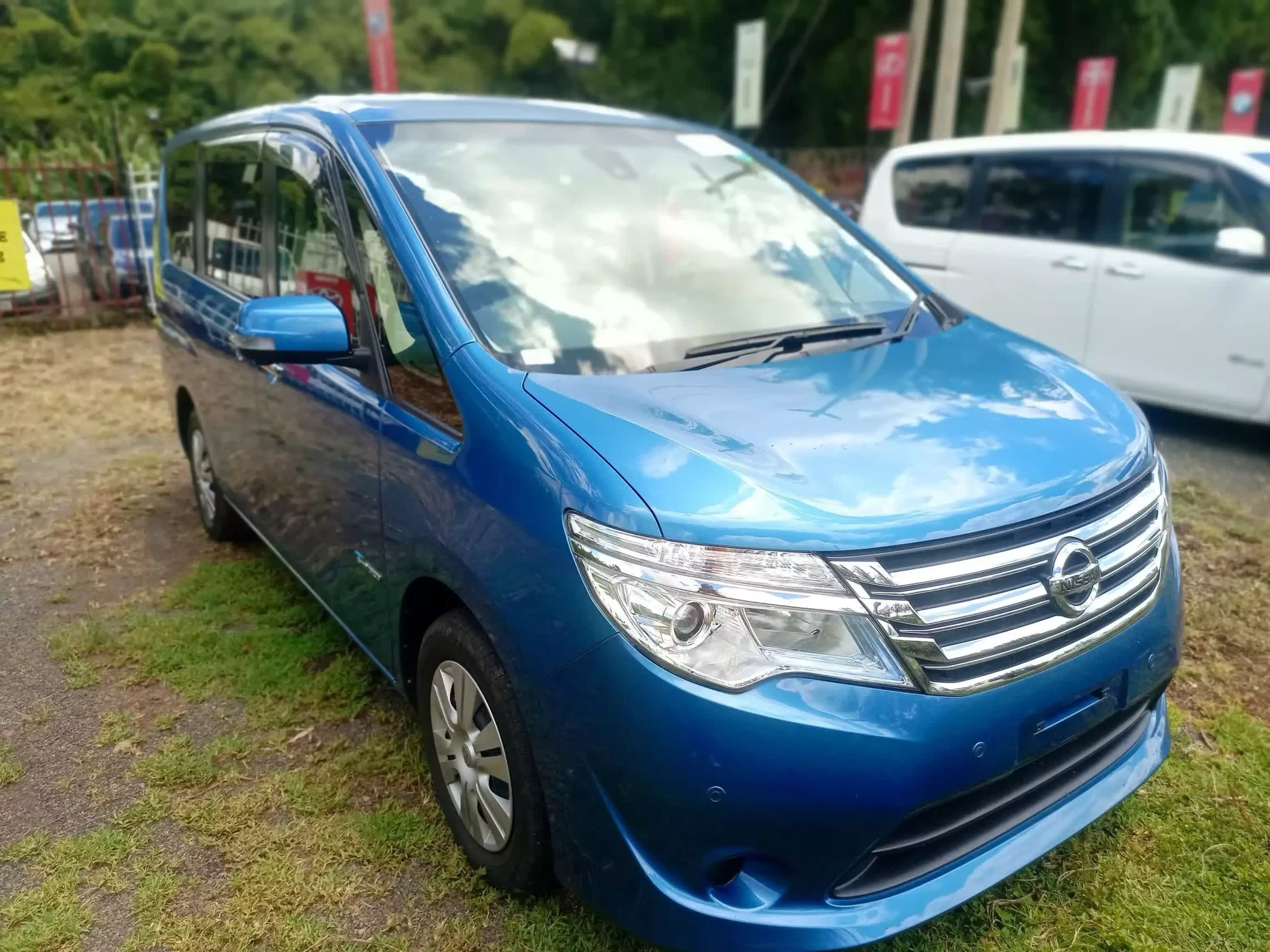 Nissan Serena Hybrid  - 2016
