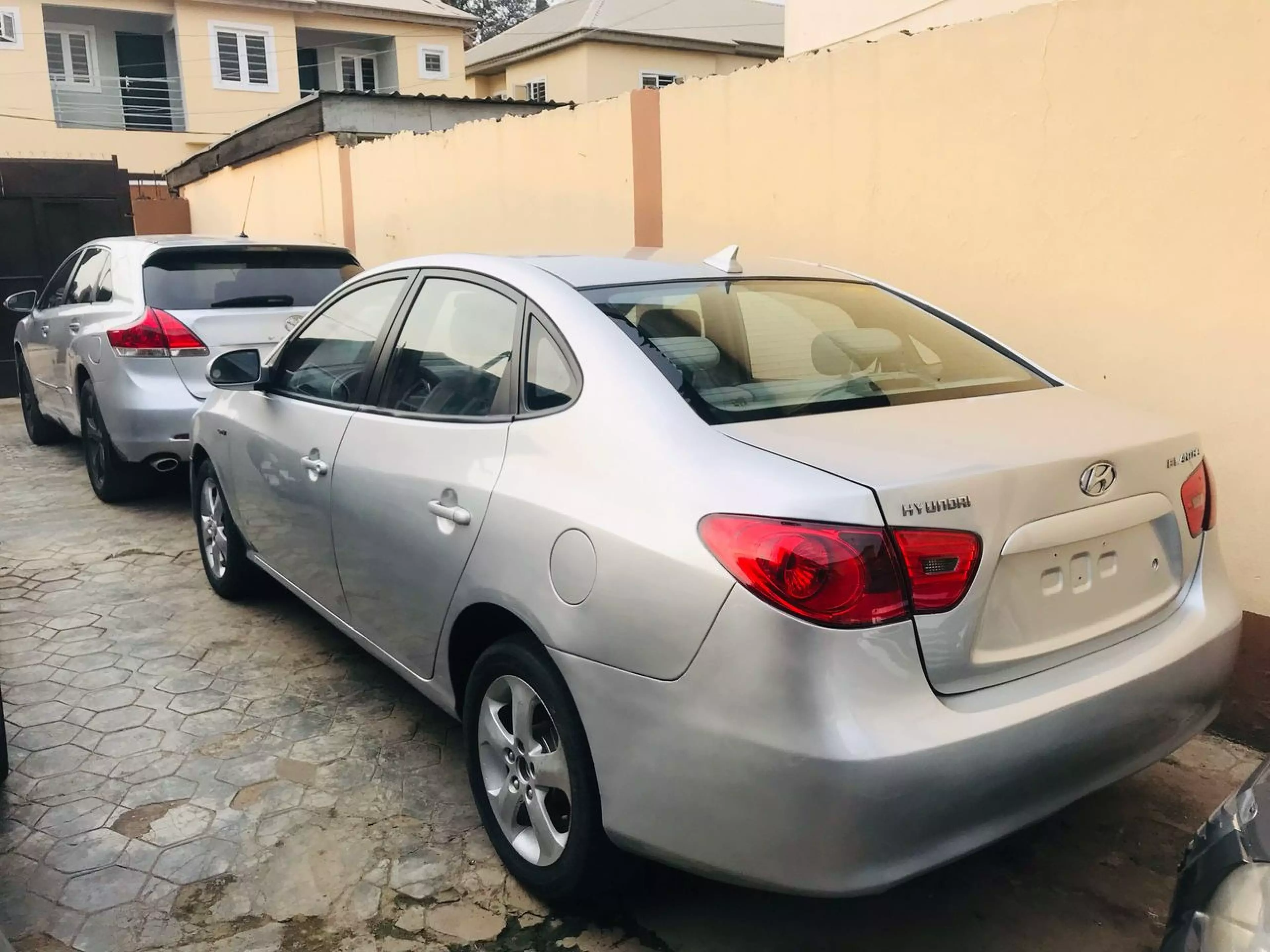 Hyundai Elantra   - 2008