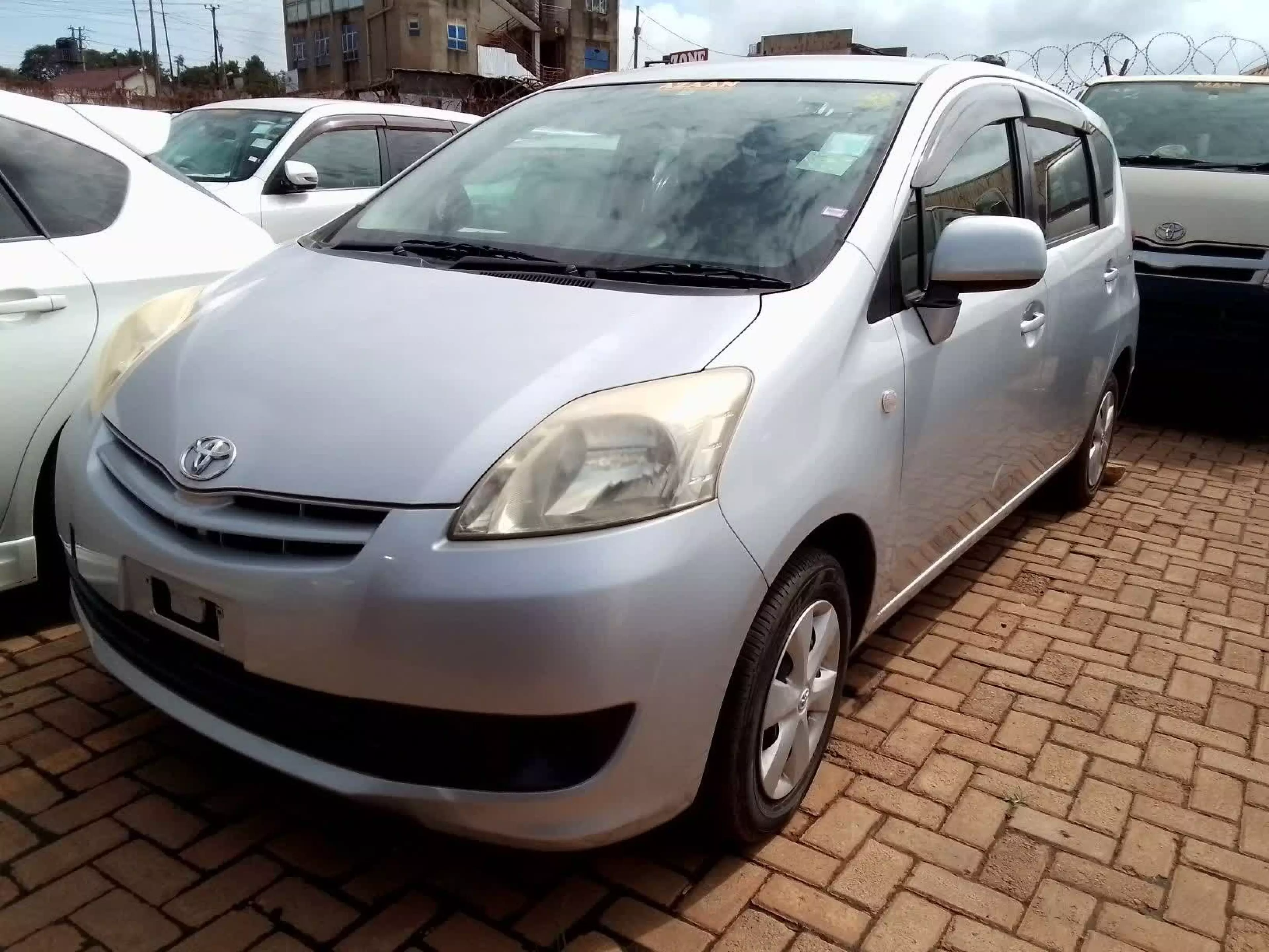 Toyota Passo Sette - 2009