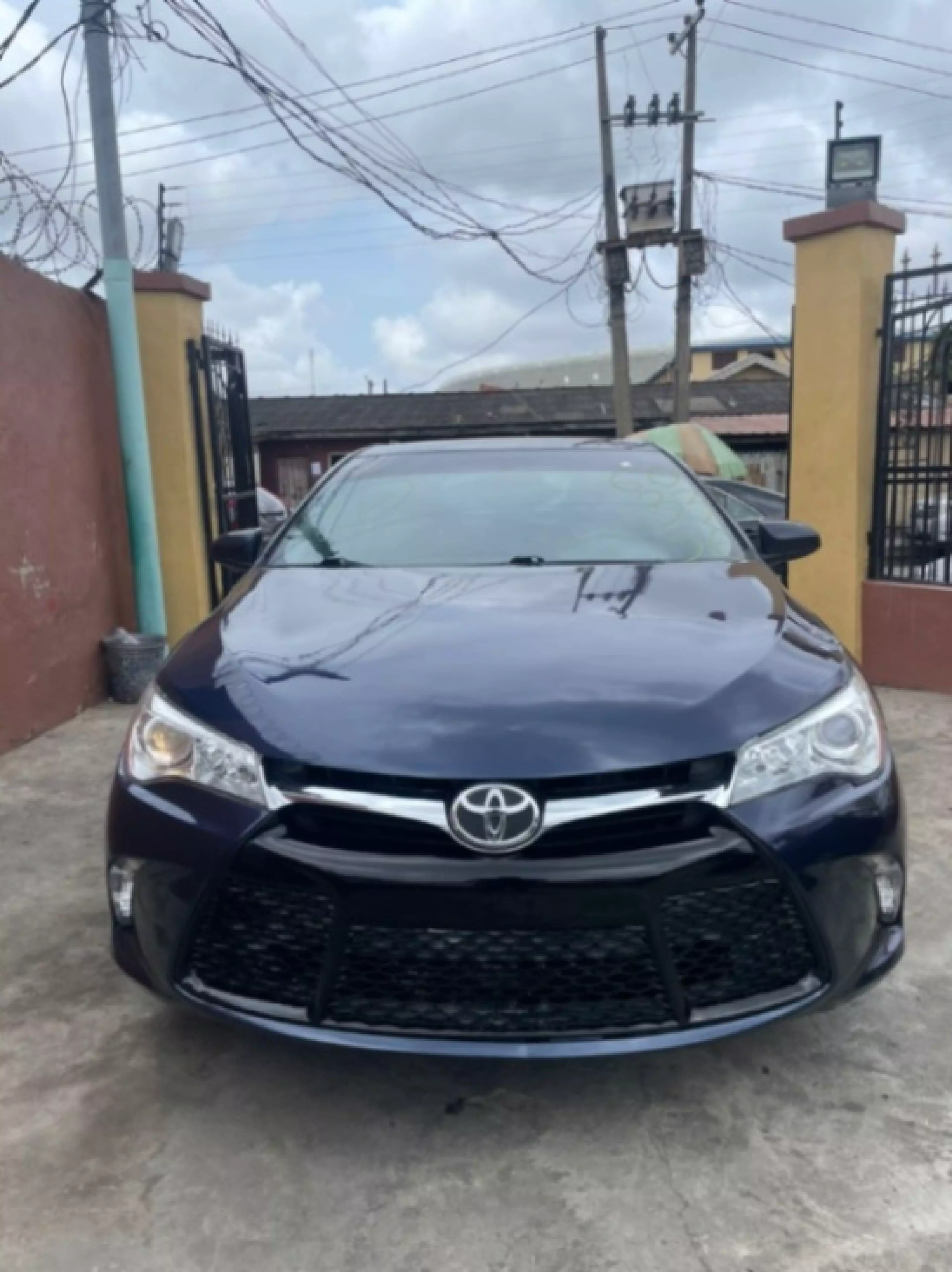 Toyota Camry - 2016
