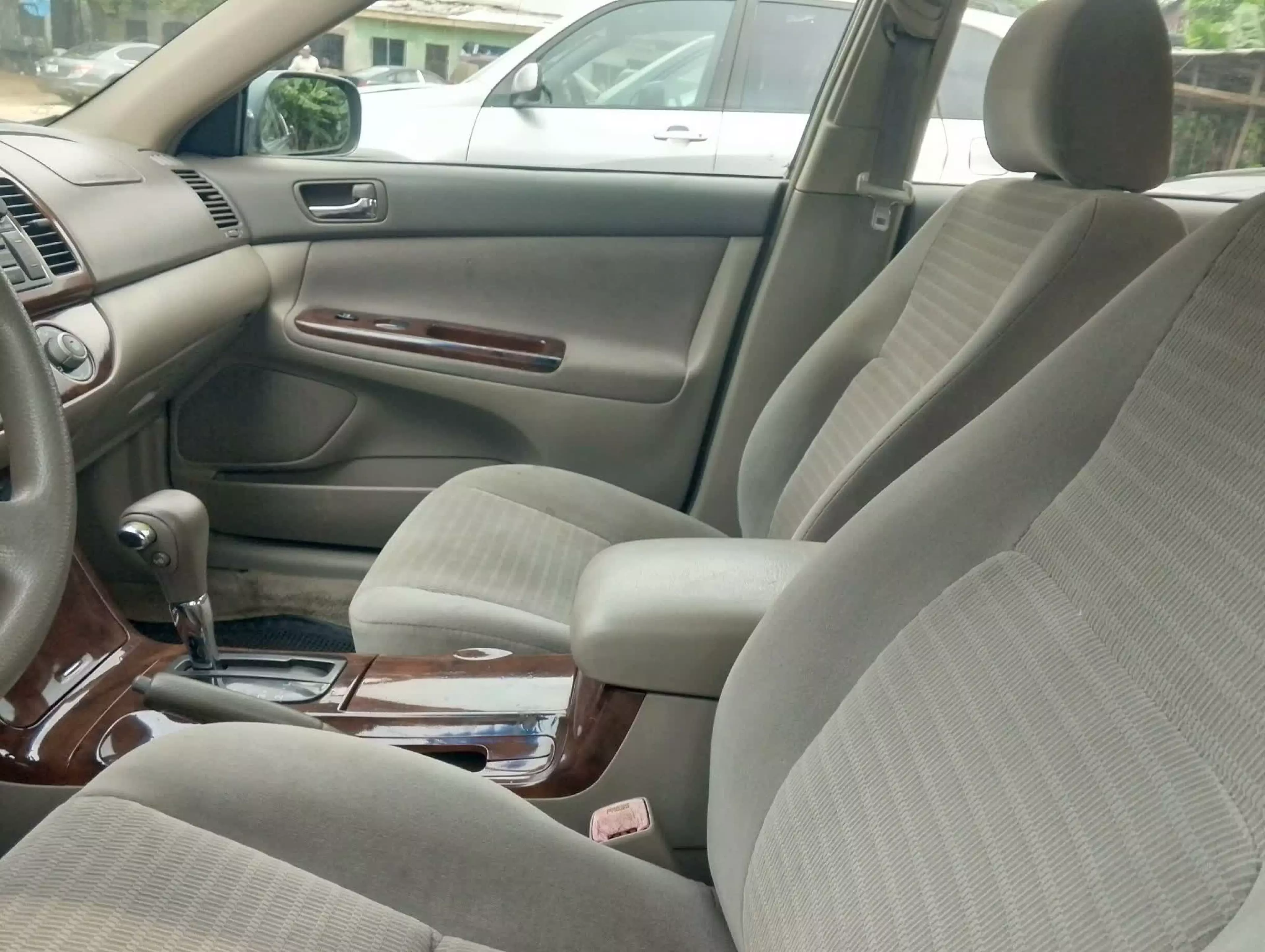 Toyota Camry   - 2005
