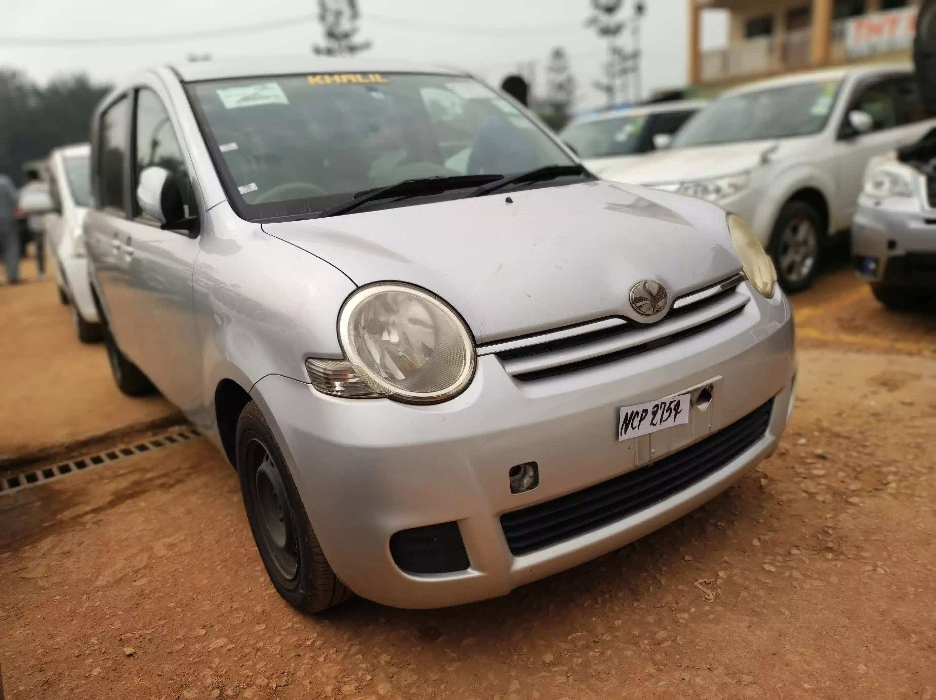 Toyota Sienta - 2009