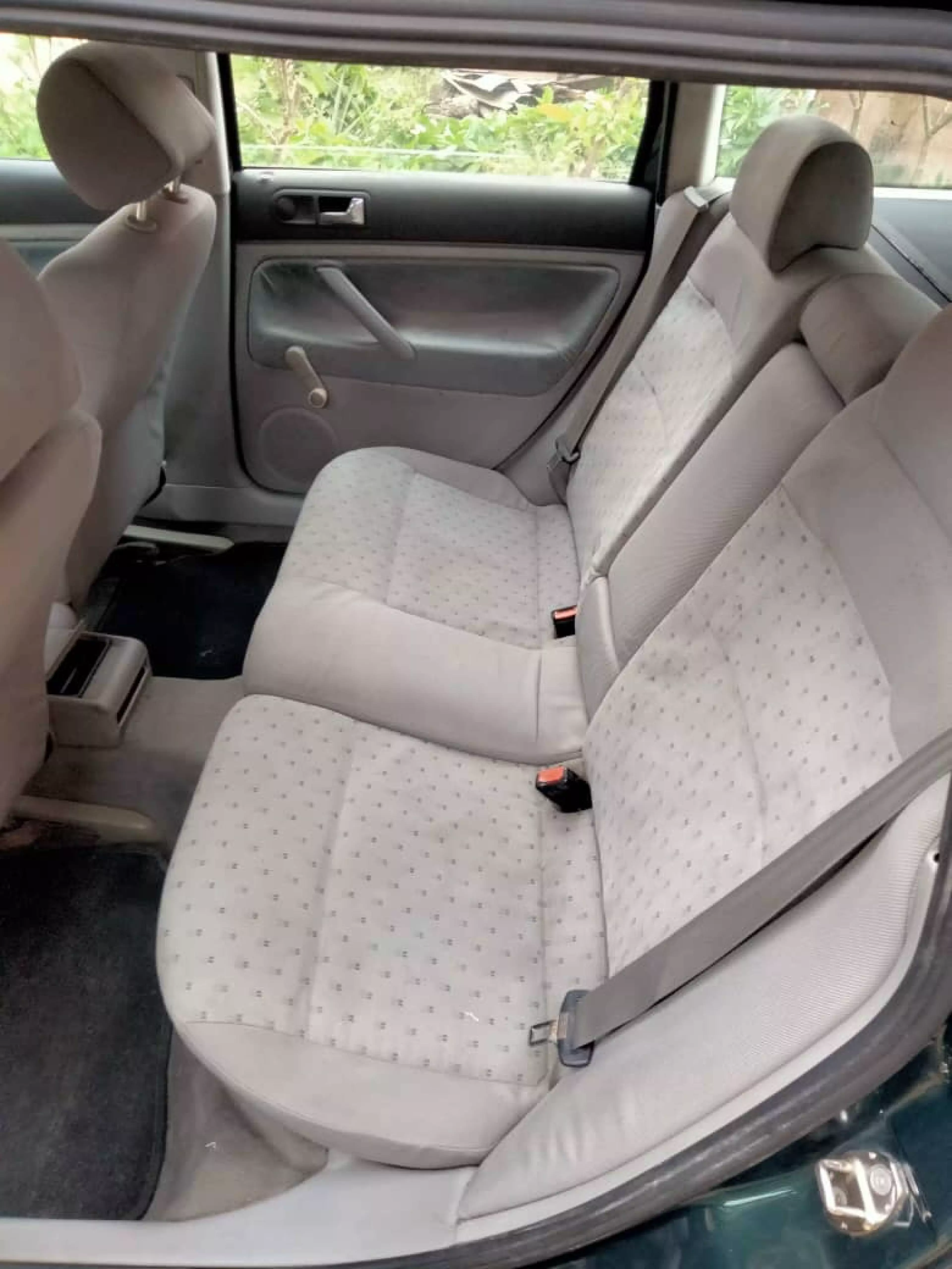 Volkswagen Passat   - 2004