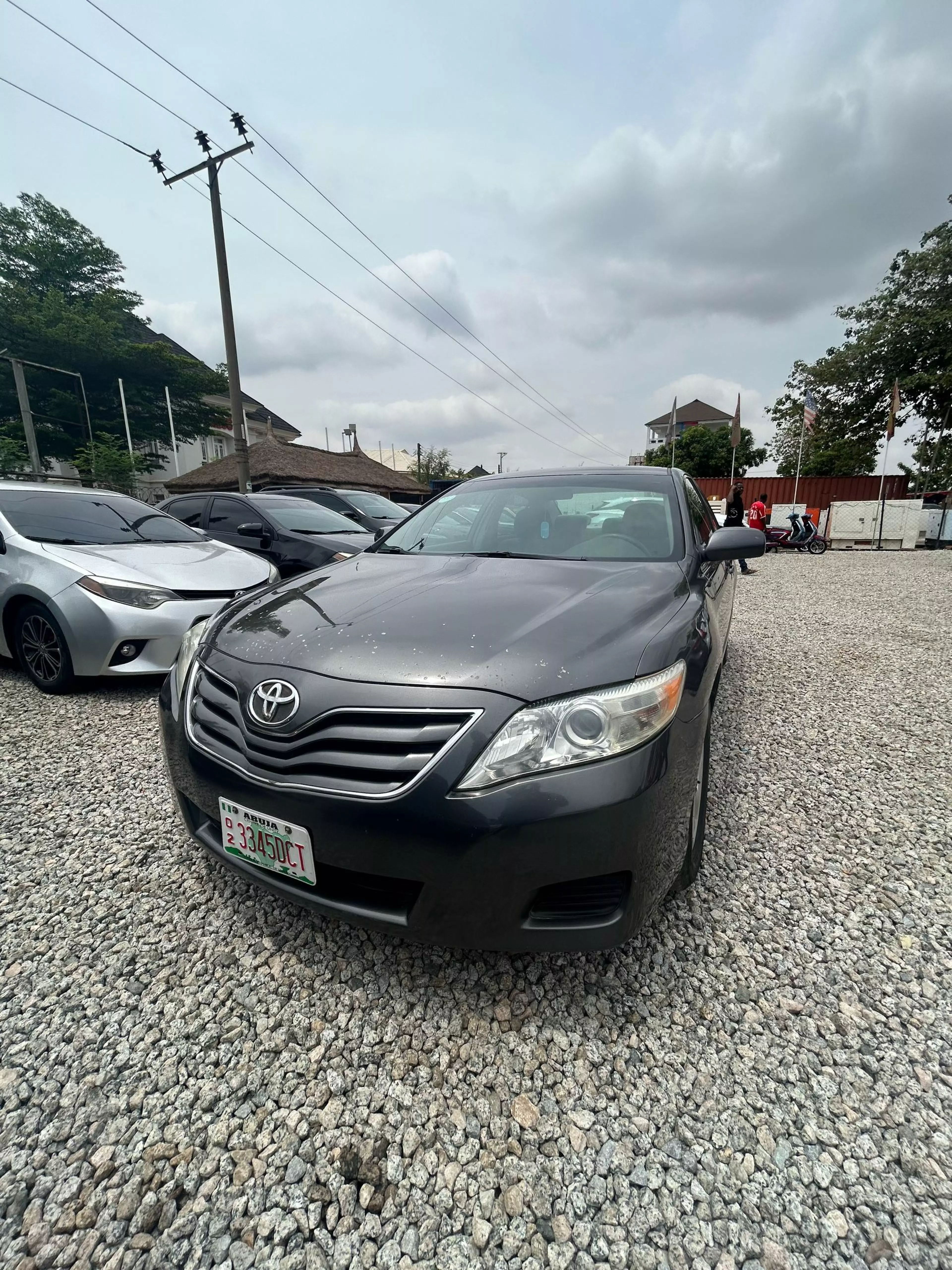 Toyota Camry   - 2010