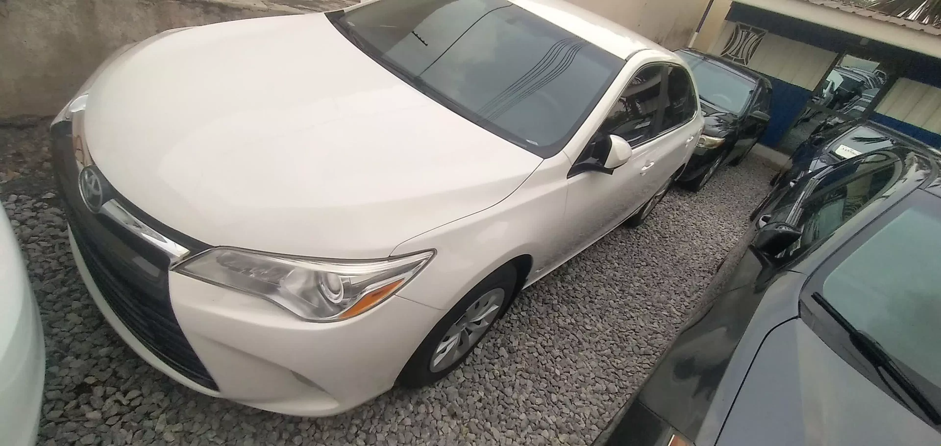 Toyota Camry - 2016