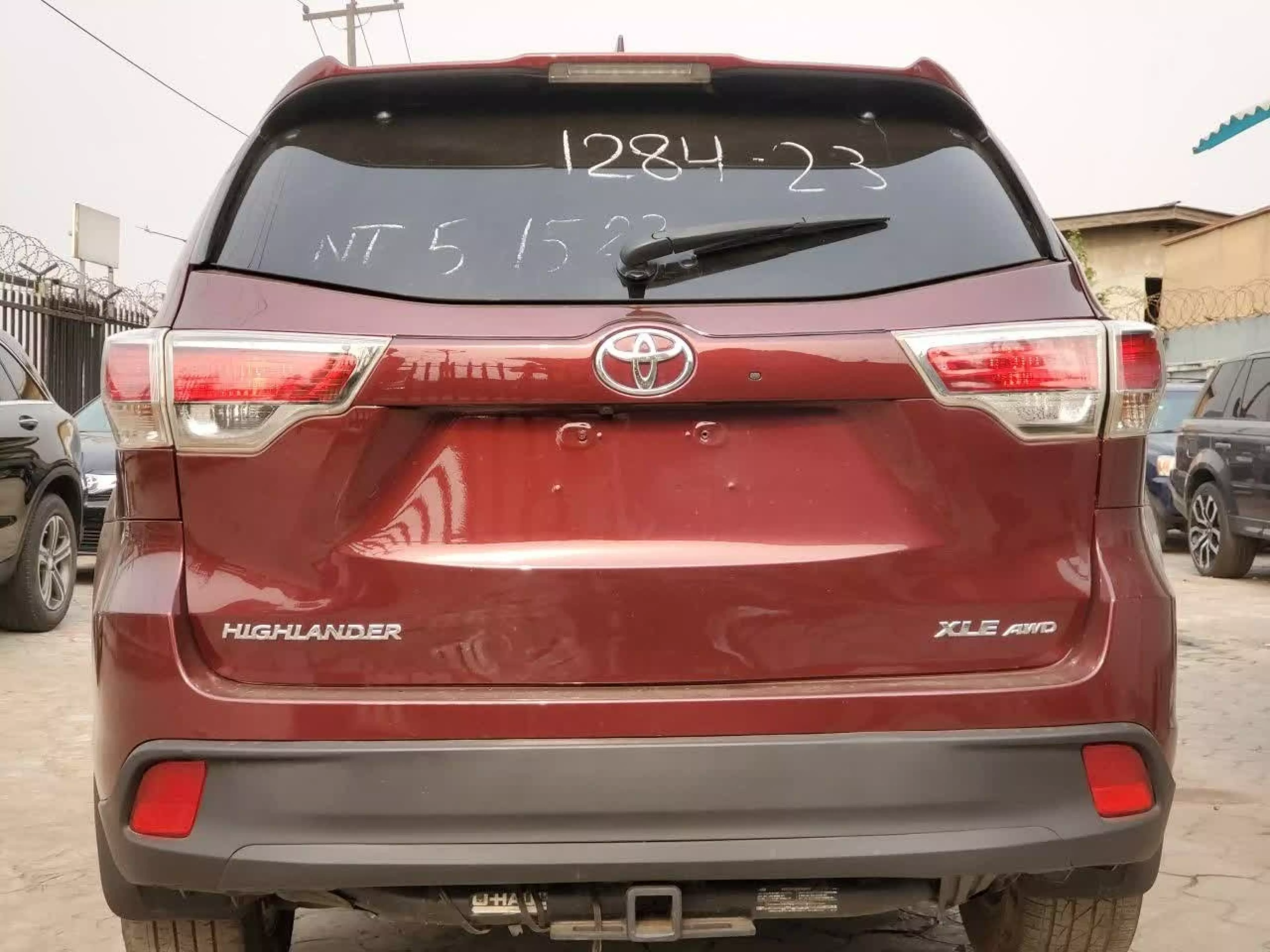 Toyota Highlander   - 2014