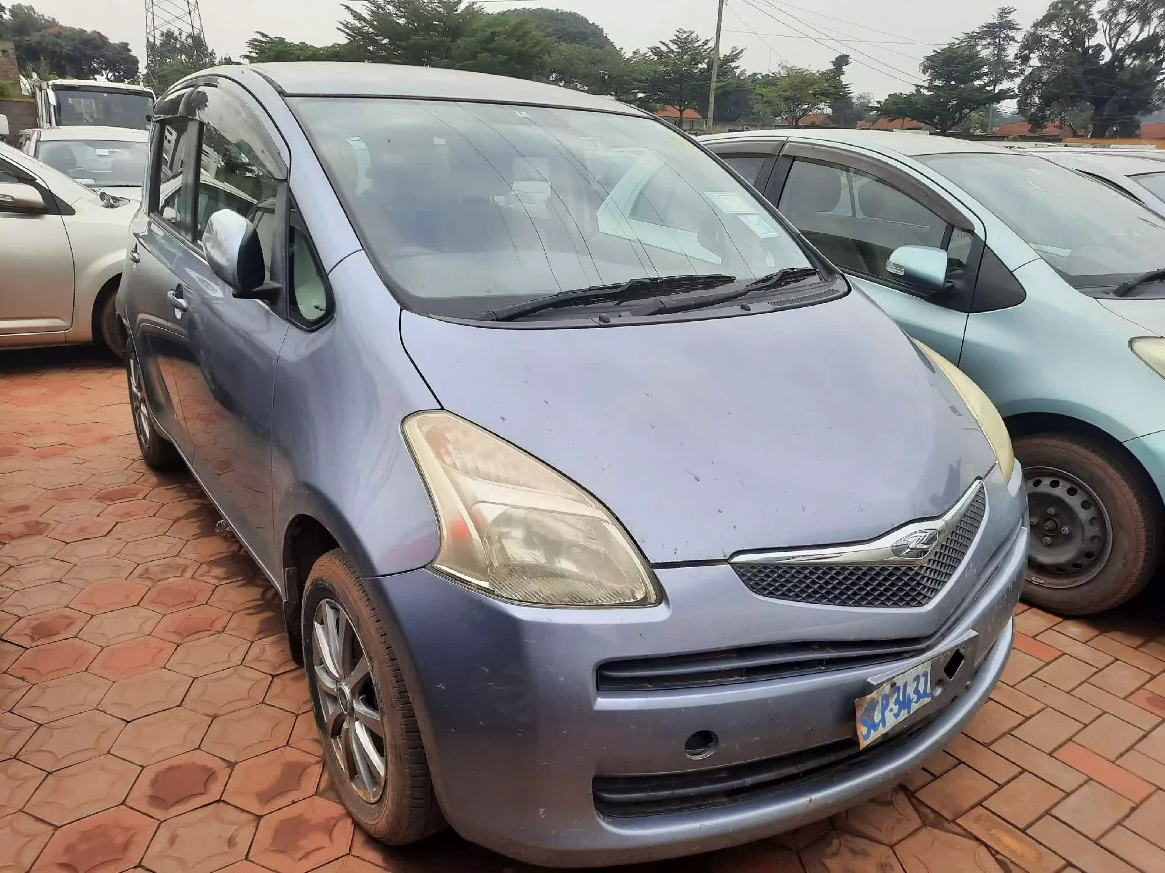 Toyota Ractis - 2009