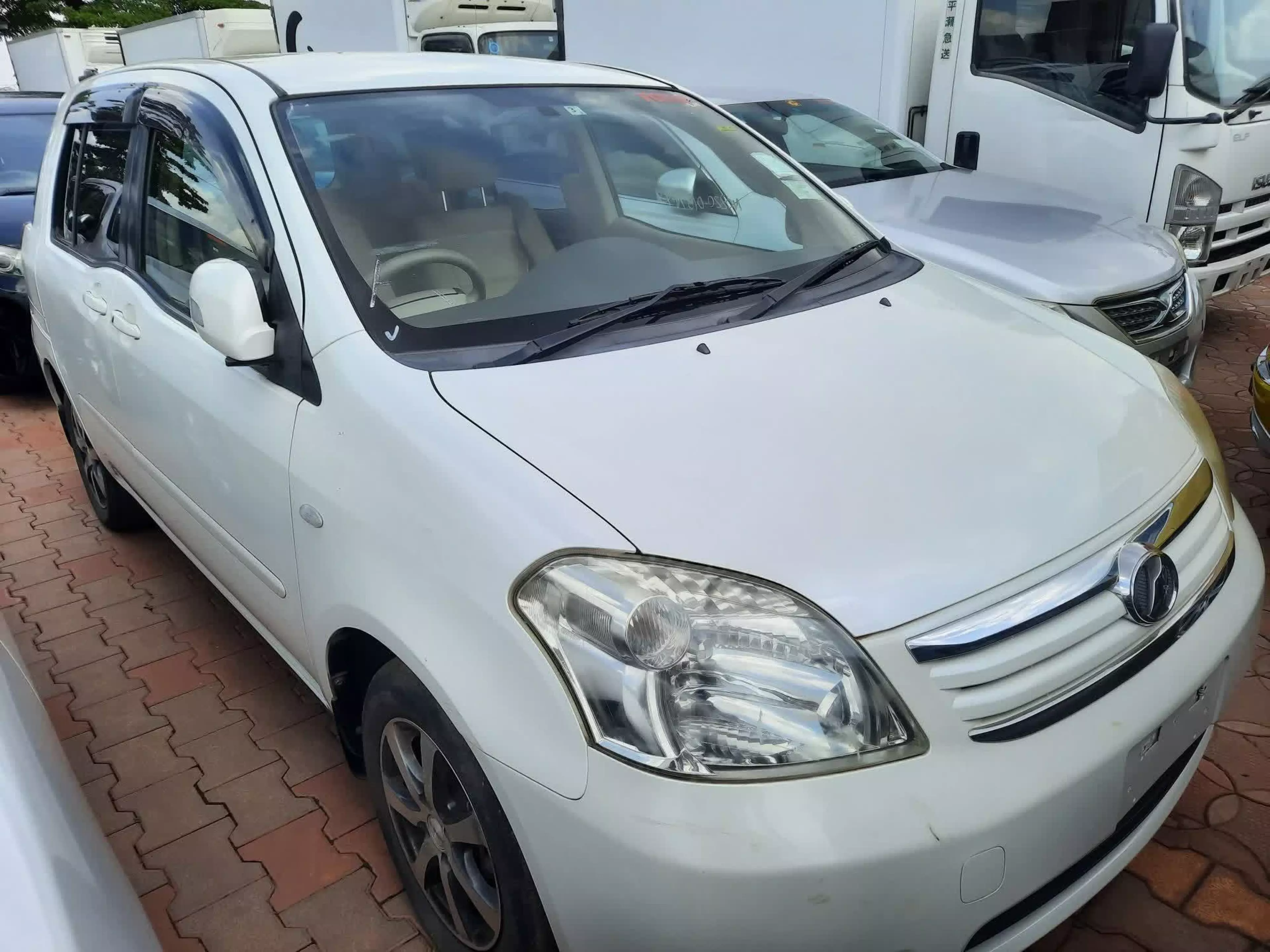 Toyota Raum  - 2008