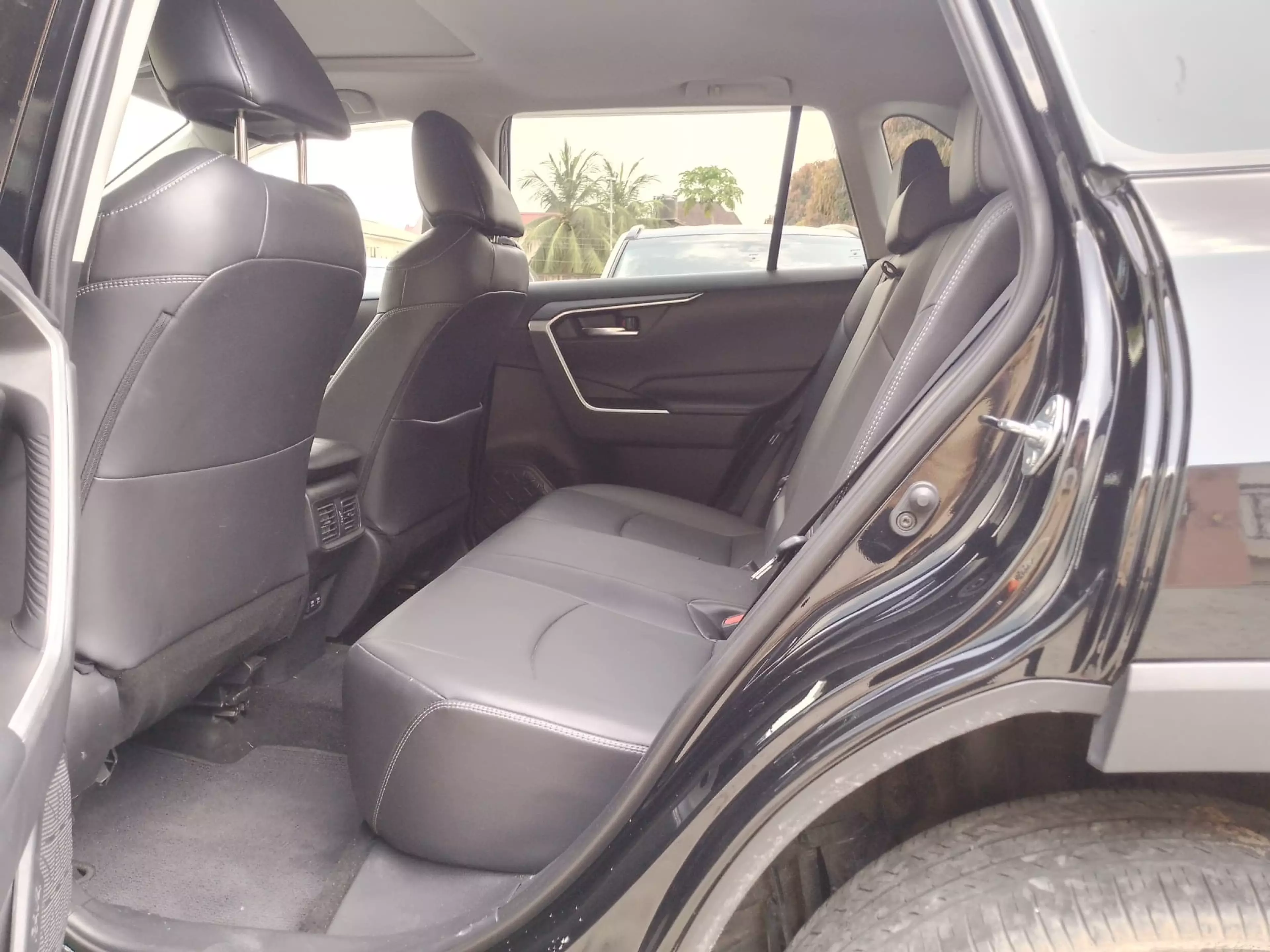 Toyota Rav 4 8AT 2.5l (Adventure Grade)   - 2020